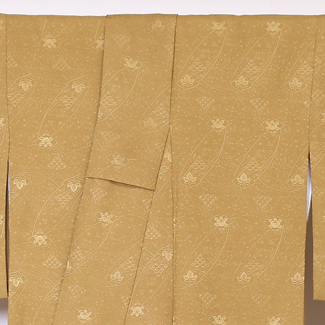 色無地 洗える着物 袷 身丈162cm 裄丈66cm ポリエステル Sランク Lサイズ 広衿 インフォーマル 紋意匠 吉祥文様 黄系 1214-05209