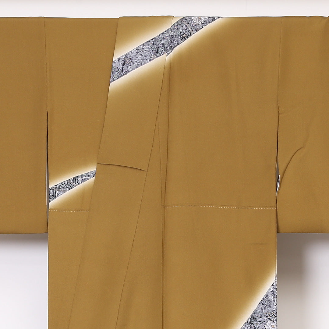 訪問着 袷 身丈163cm 裄丈65cm 正絹 賢三 Sランク Lサイズ 広衿 セミフォーマル 唐草華文 牡丹 蘇州刺繍 作家物 落款 茶系 黄系 1212-04473