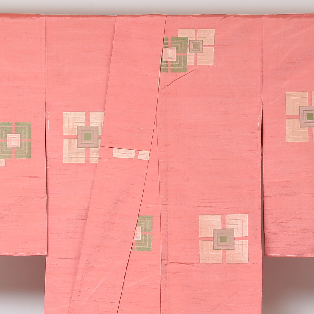 紬(飯田紬) 袷 身丈162cm 裄丈63cm 正絹 Aランク Lサイズ 広衿 インフォーマル しつけ糸 ピンク系 1216-03055