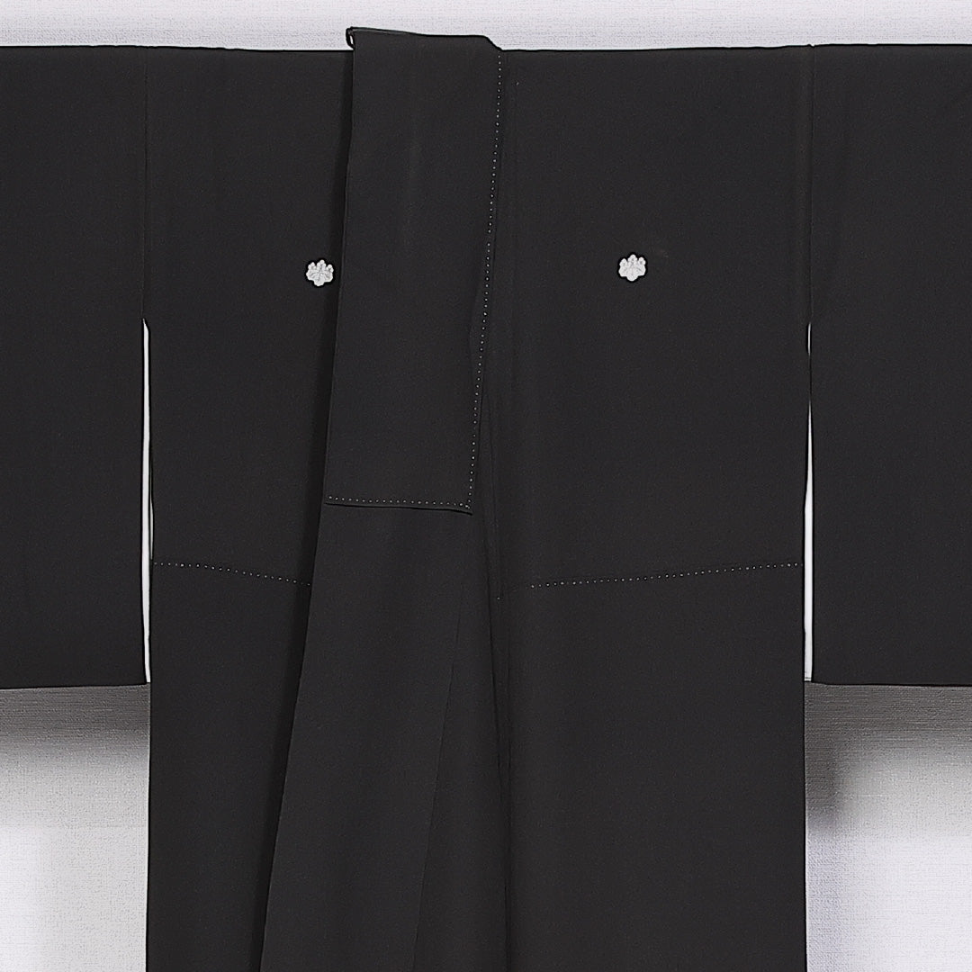 黒留袖 身丈162cm 裄丈65cm 袷 五つ紋 五三桐 正絹 Sランク 広衿 御所車 松 金箔 比翼仕立て 1211-F0315