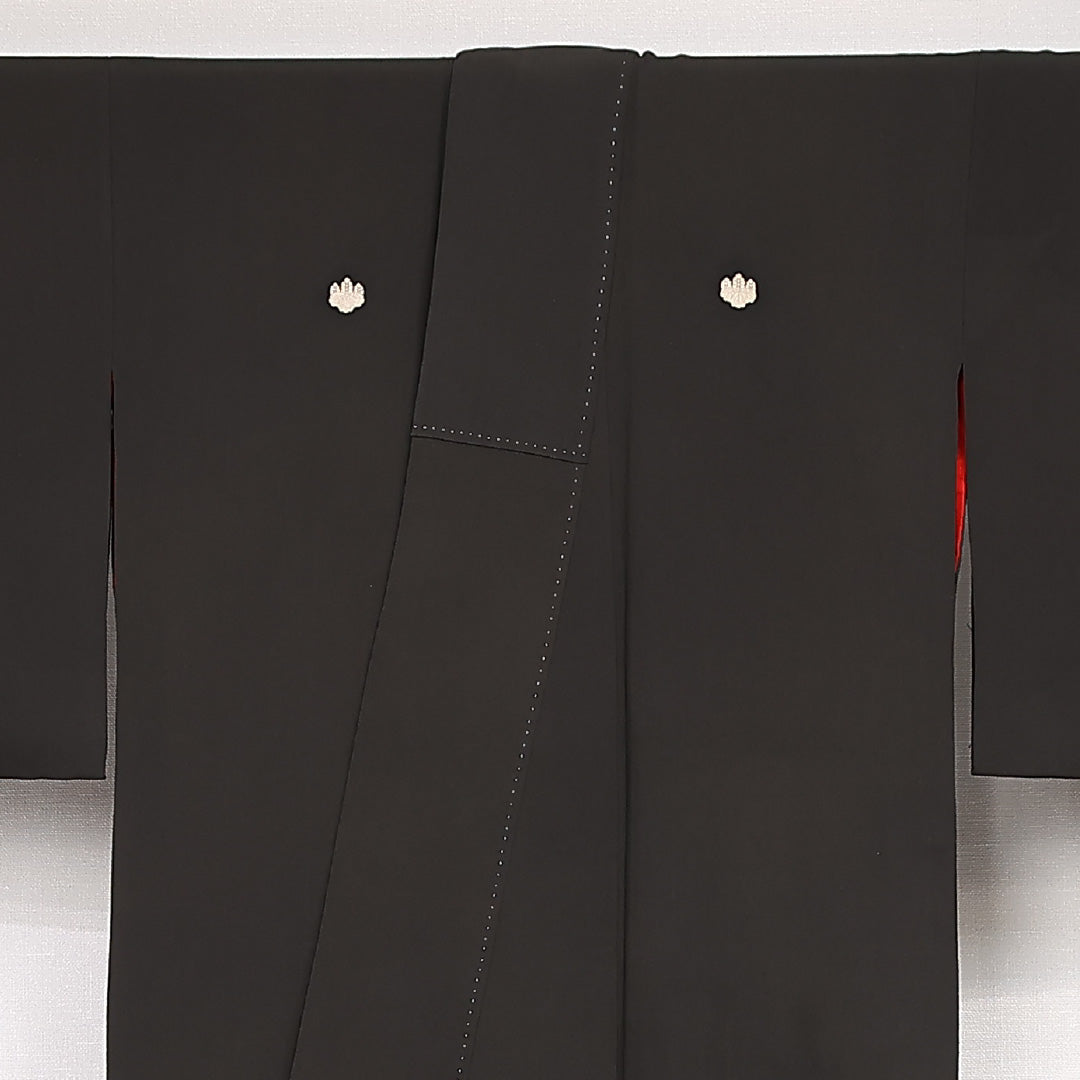 アンティーク 黒留袖 五つ紋 蔦 身丈159cm 裄丈63cm Aランク 正絹 広衿 M 金駒刺繍 吉祥文様 梅 古典的 華やか 黒系 1211-F0532