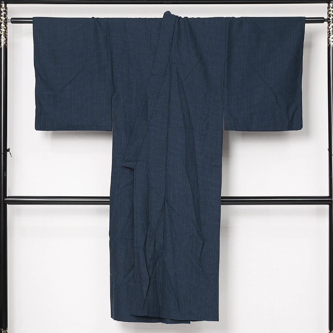 男着物 単衣 身丈130cm 裄丈65cm 正絹 Sランク カジュアル 棒衿 XSサイズ 居敷当て 肩当て 創作柄 紺系 RP 1224-13049