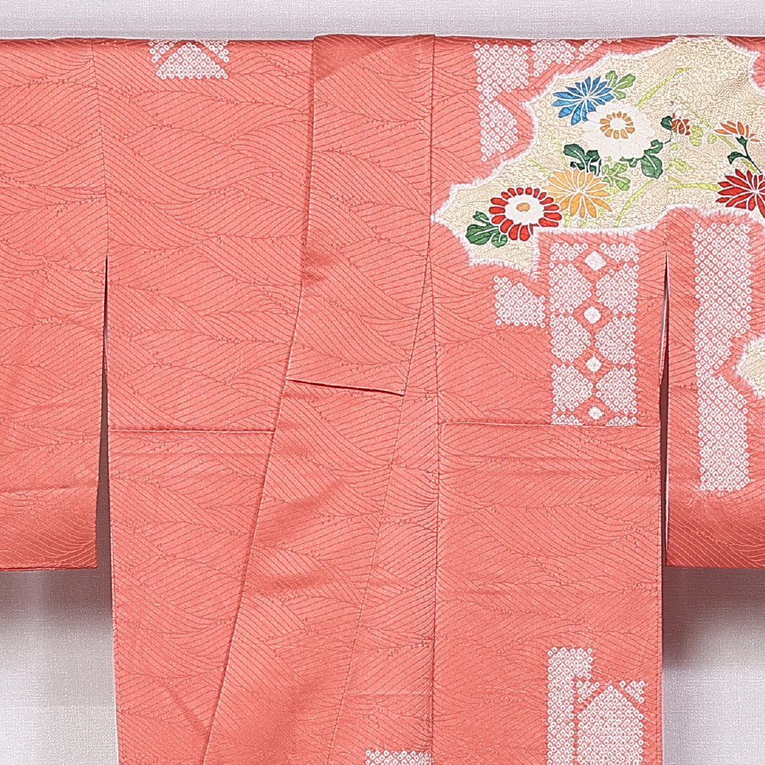 訪問着 袷 身丈151cm 裄丈60cm 正絹 Aランク セミフォーマル 広衿 Sサイズ 絞り 金駒刺繍 道長取り 菊 朱系 RP 1217-10714