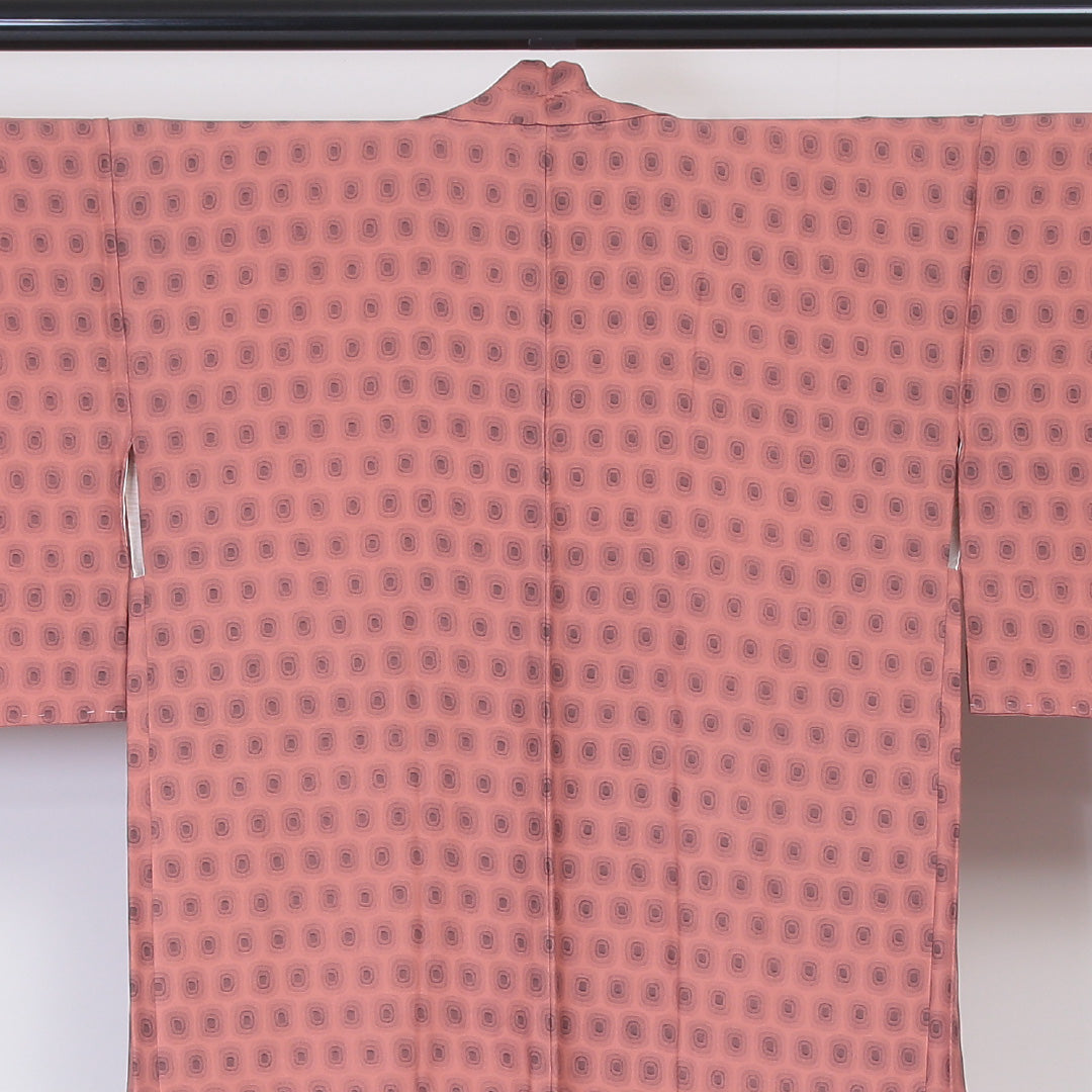 未使用品 羽織 身丈77cm 裄丈62.5cm S 正絹 レトロ 幾何学 しつけ糸 ちりめん ピンク系 Sランク 1217-00745