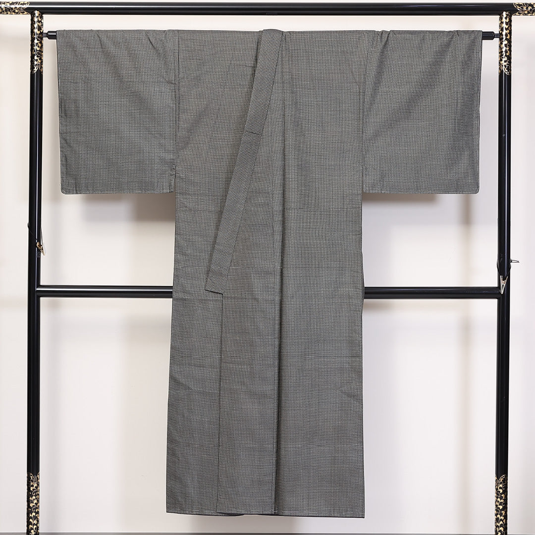 アンサンブル 男着物 (大島紬) 袷 身丈145cm 裄丈69cm 正絹 Sランク インフォーマル 棒衿 Lサイズ 亀甲 グレー系 RP 1224-06243