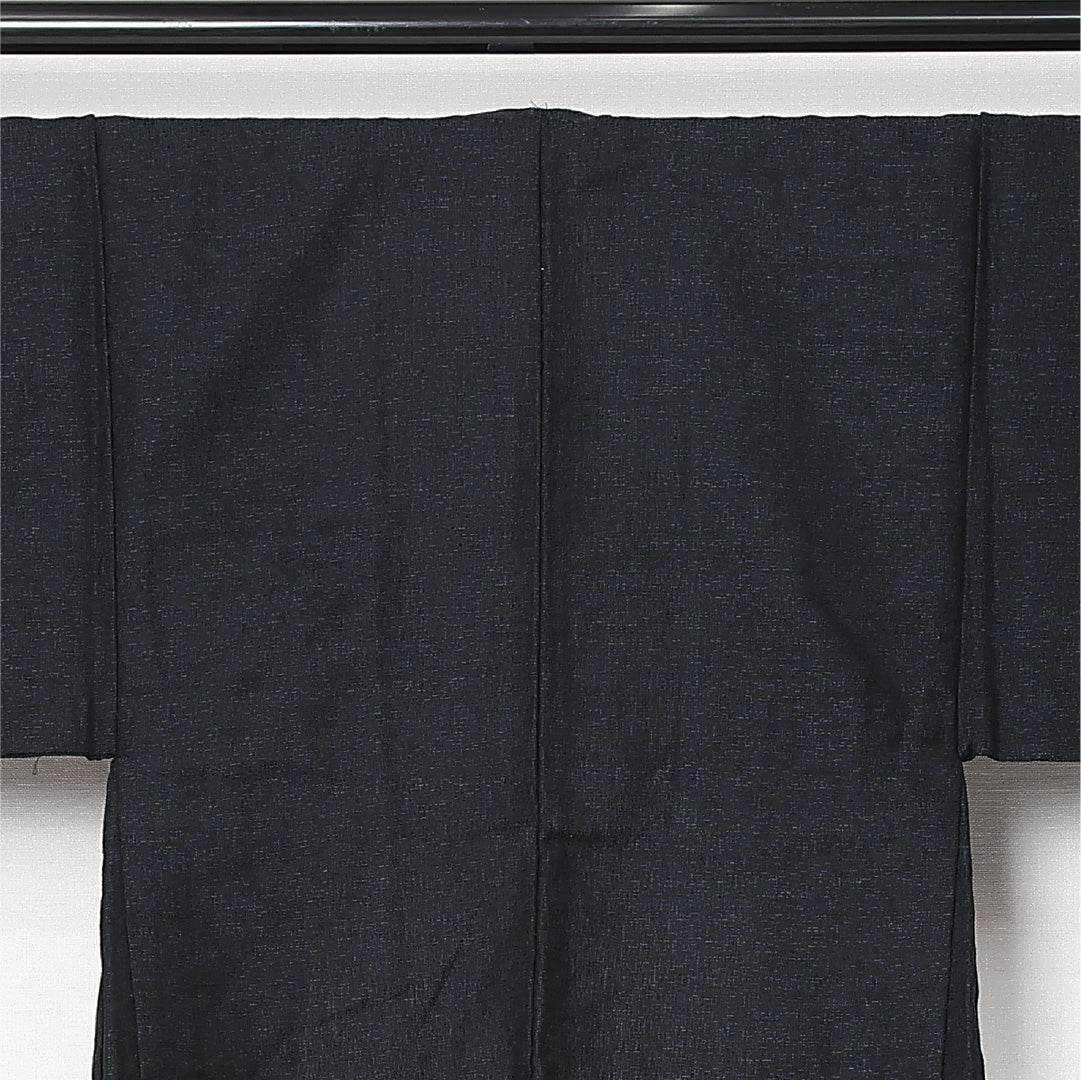 洗える着物 ウールの羽織 男性用 単衣 身丈80cm 裄丈34cm ウール Sランク カジュアル XSサイズ 肩当て 紐あり 創作柄 紺系 RP 1235-13052