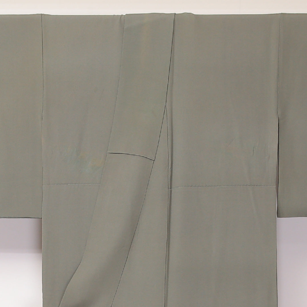 付下げ 袷 身丈159cm 裄68cm 正絹 三つ紋 色無地 相良刺繡 三つ巴 麴塵 Cランク 1212-00634