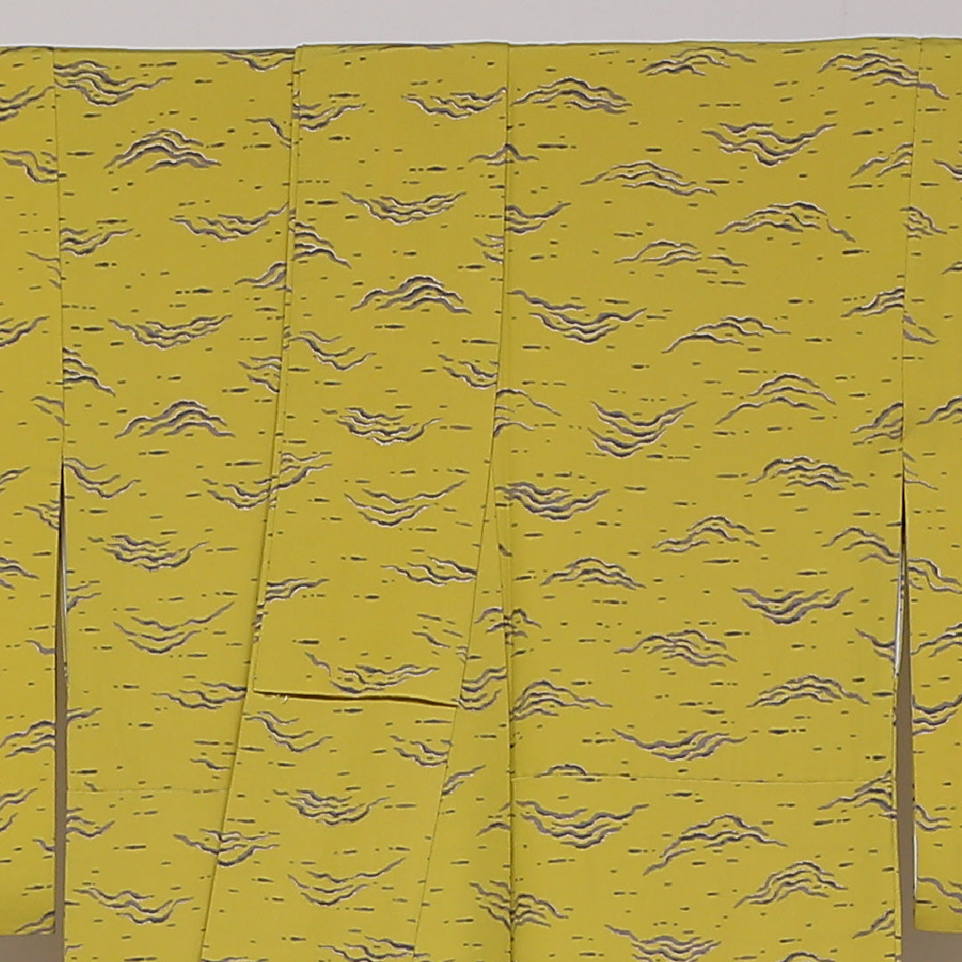小紋 袷 身丈161cm 裄65cm 黄系 山 モダン 正絹 Aランク 1215-01803-3423