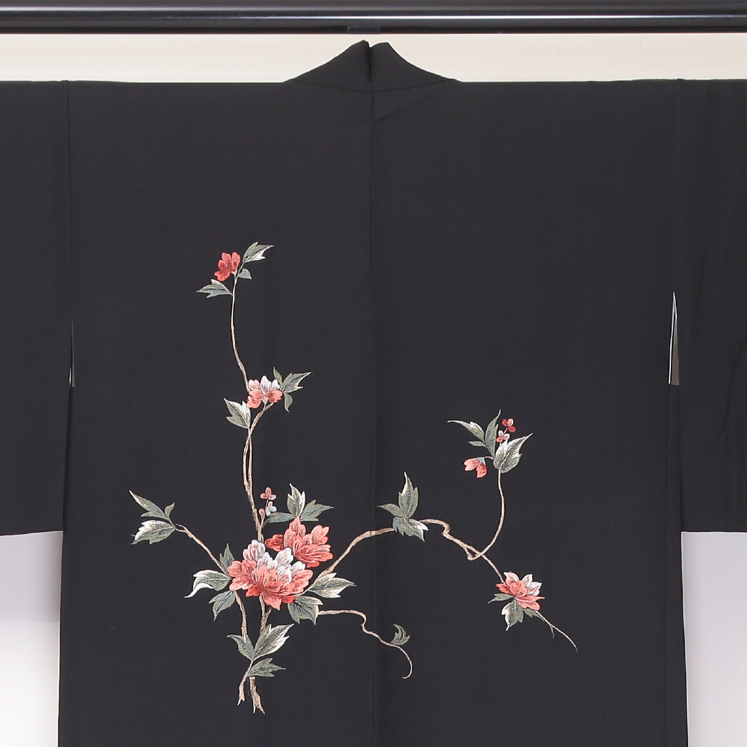 黒羽織 身丈82cm 裄丈63cm S 正絹 蘇州刺繡 牡丹 ラメ 絵羽羽織 紐あり 黒系 Sランク 1217-00812
