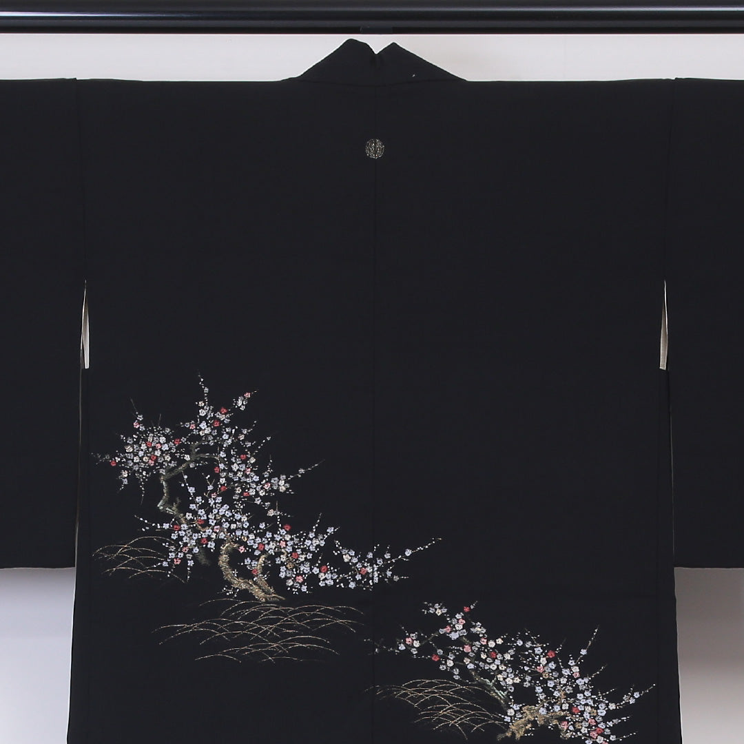黒羽織 身丈80cm 裄丈63.5cm S 正絹 紐あり 梅 芝草 金銀糸 絵羽羽織 琳派 一つ紋 抱き鬼梶の葉 黒系 Aランク 1217-00534