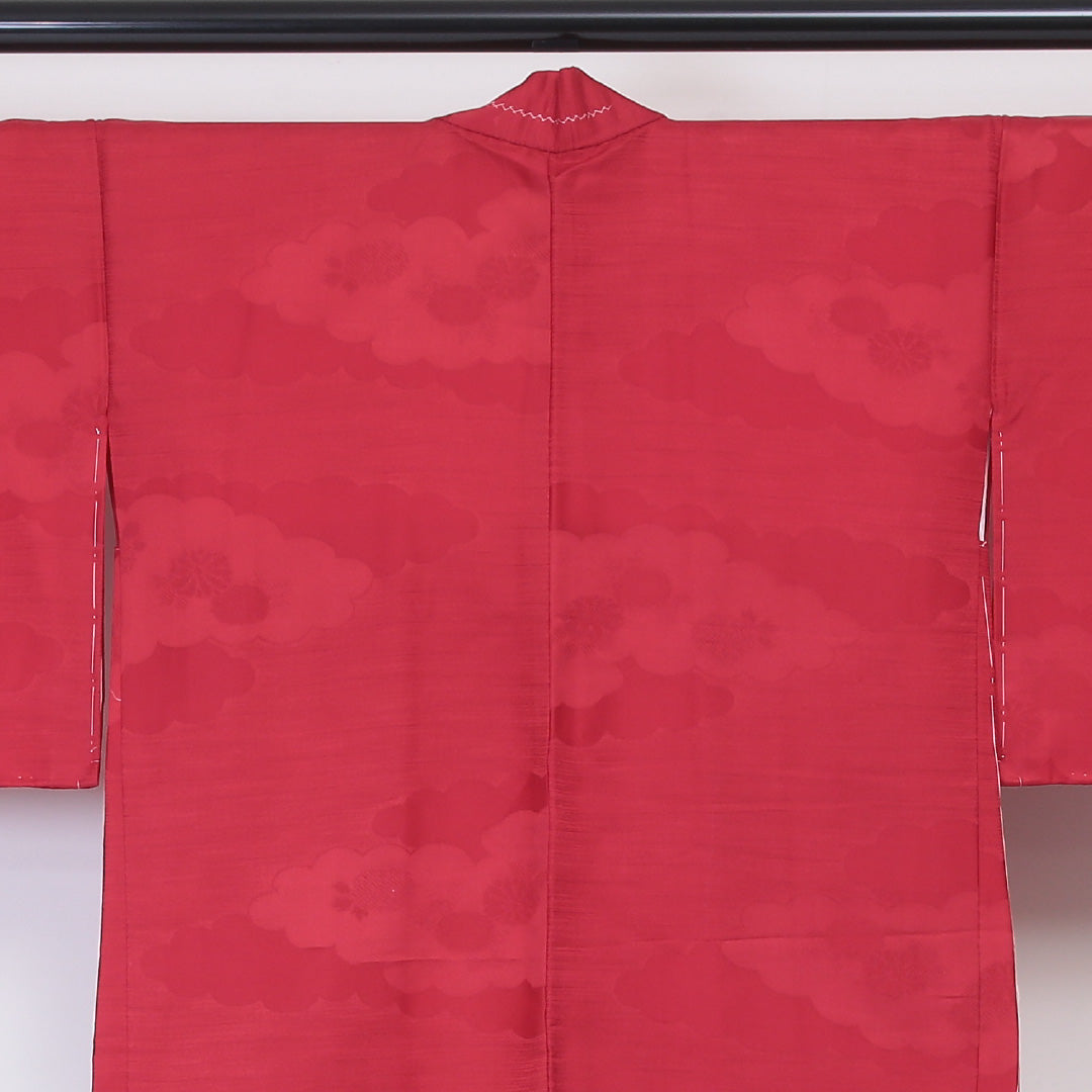 未使用品 洗える着物 羽織 袷 身丈82cm 裄丈64cm ポリエステル Sランク 紋意匠 (雲取に菊) カジュアル Mサイズ しつけ糸 赤系 RP 1232-06034