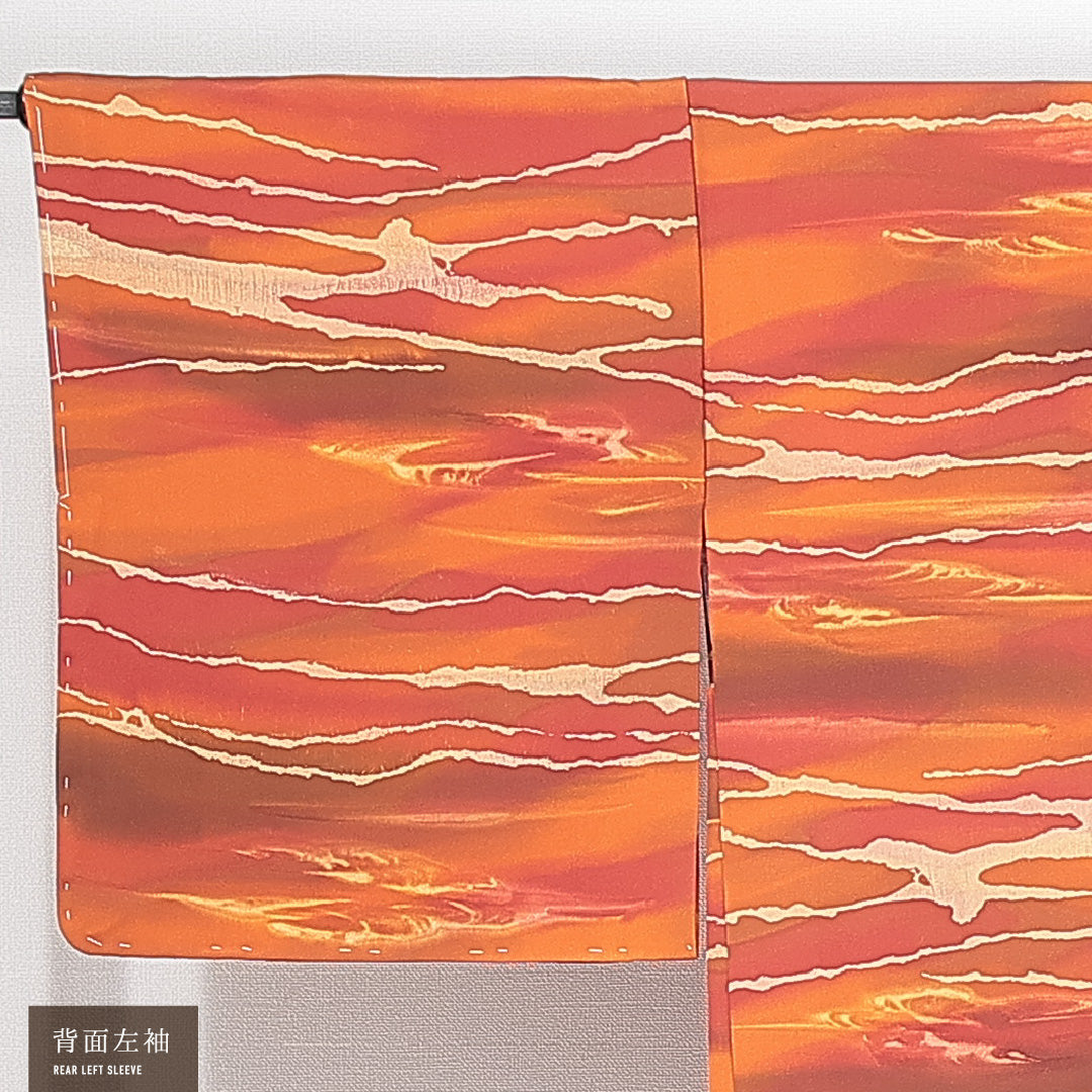 未使用品 羽織 袷 身丈77cm 裄丈64cm 正絹 Nランク カジュアル Mサイズ ぼかし染 しつけ糸 抽象柄 朱系 RP 1232-14716