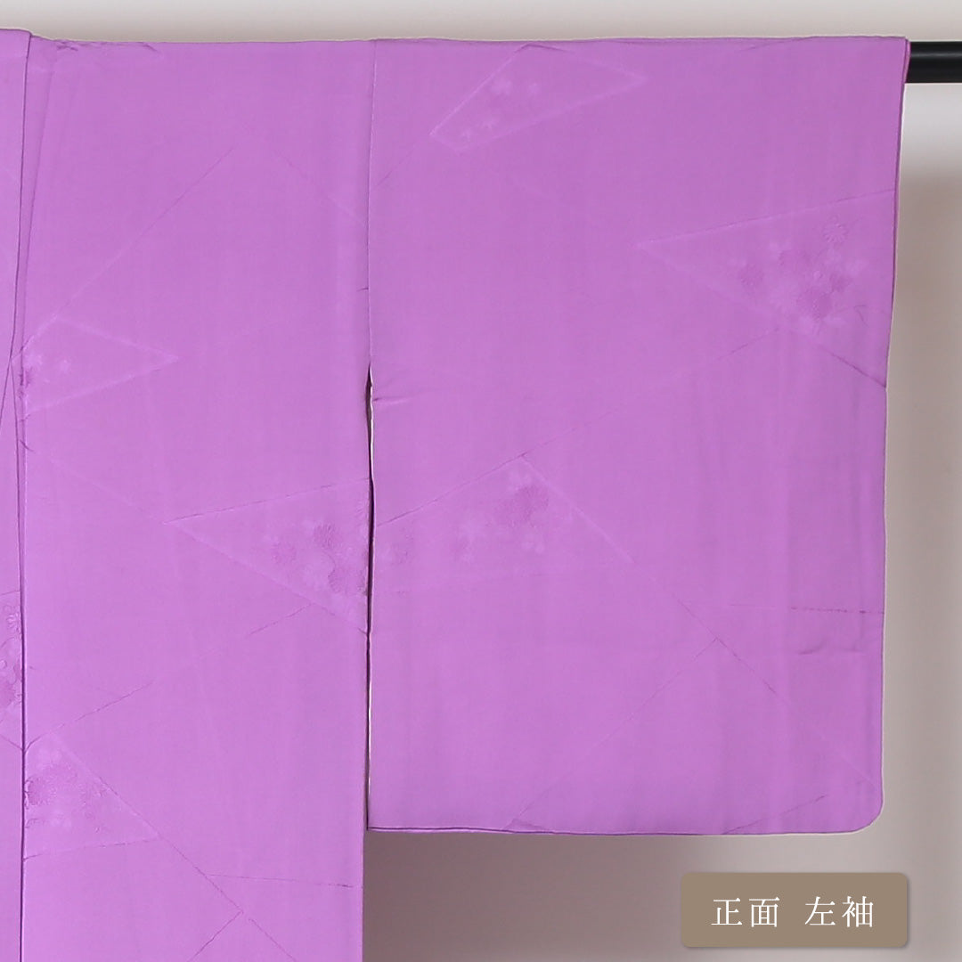 アンティーク 色無地 袷 身丈156cm 裄丈62cm 正絹 Bランク 一つ紋 (五三桐) 紋意匠 (花柄) バチ衿 Mサイズ ピンク系 M4 1219-05157