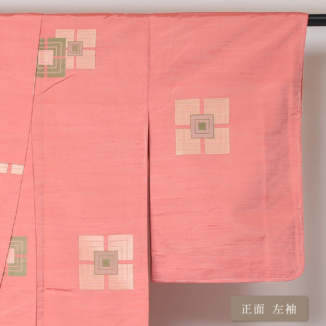 紬(飯田紬) 袷 身丈162cm 裄丈63cm 正絹 Aランク Lサイズ 広衿 インフォーマル しつけ糸 ピンク系 1216-03055