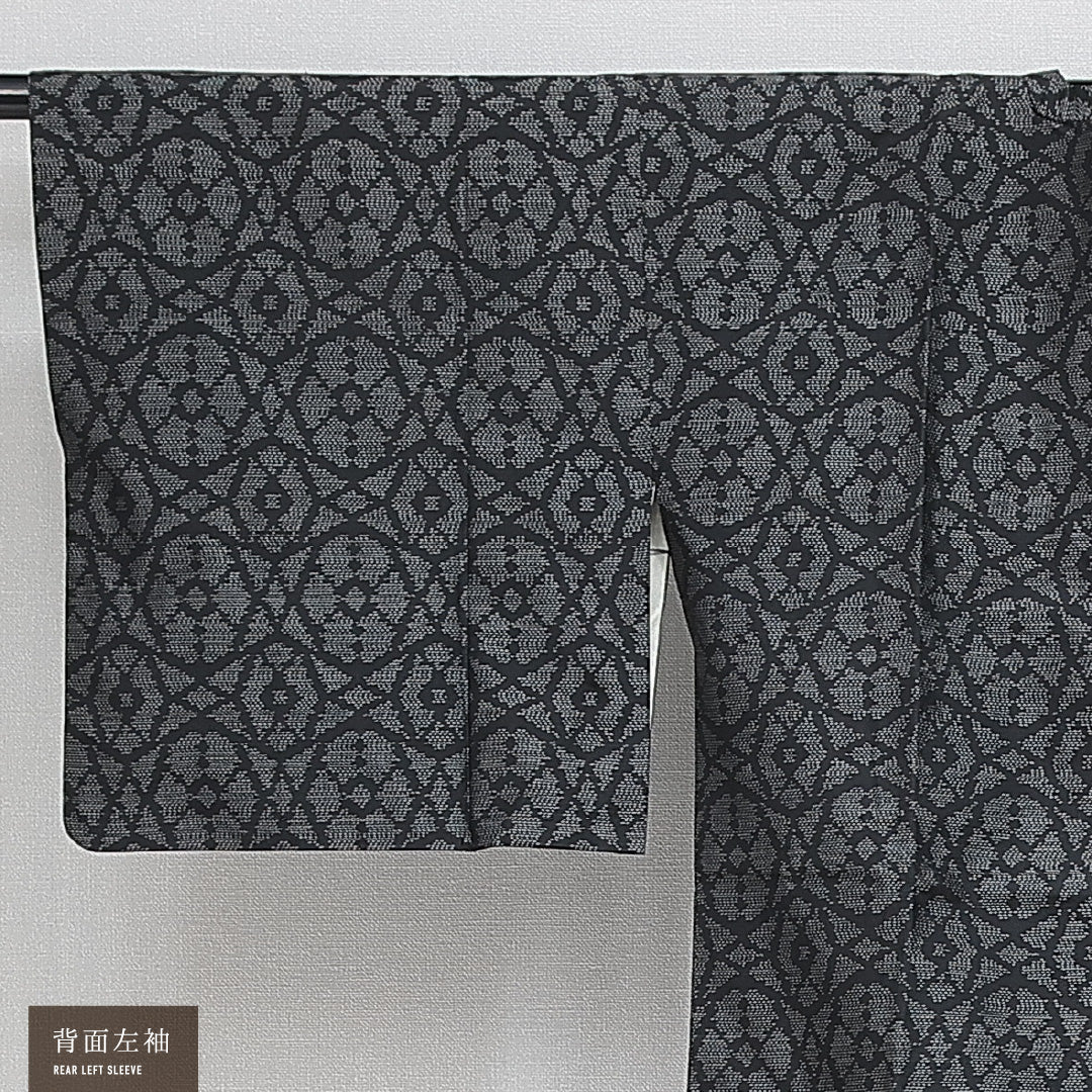 道行コート 袷 身丈85cm 裄丈64cm 正絹 Sランク カジュアル Mサイズ 幾何学柄 黒系 RP 1237-14662