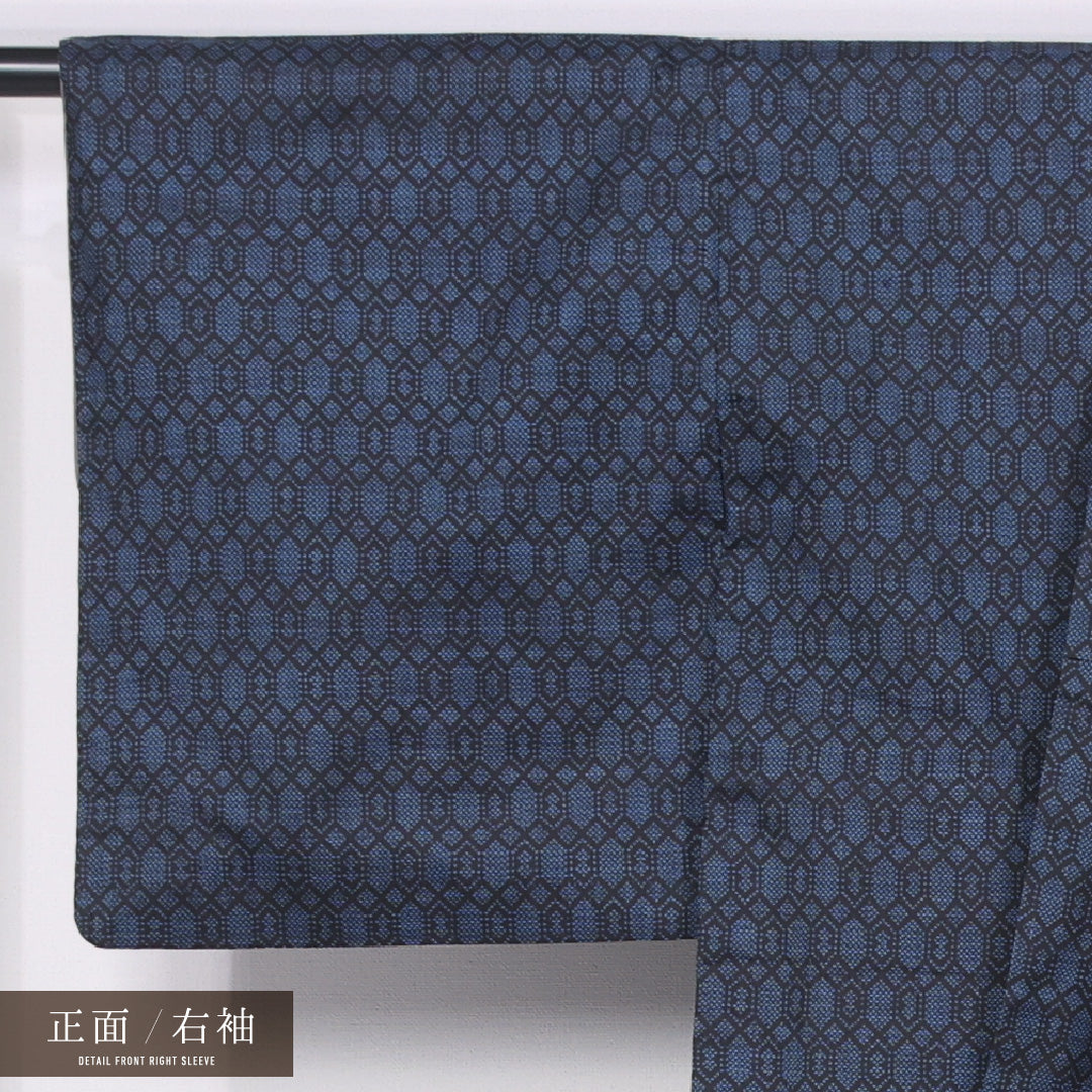 大島紬 袷 身丈154cm 裄丈63cm 正絹 Sランク インフォーマル 広衿 Sサイズ 経緯絣 証紙 亀甲 紺系 M4 1223-11468