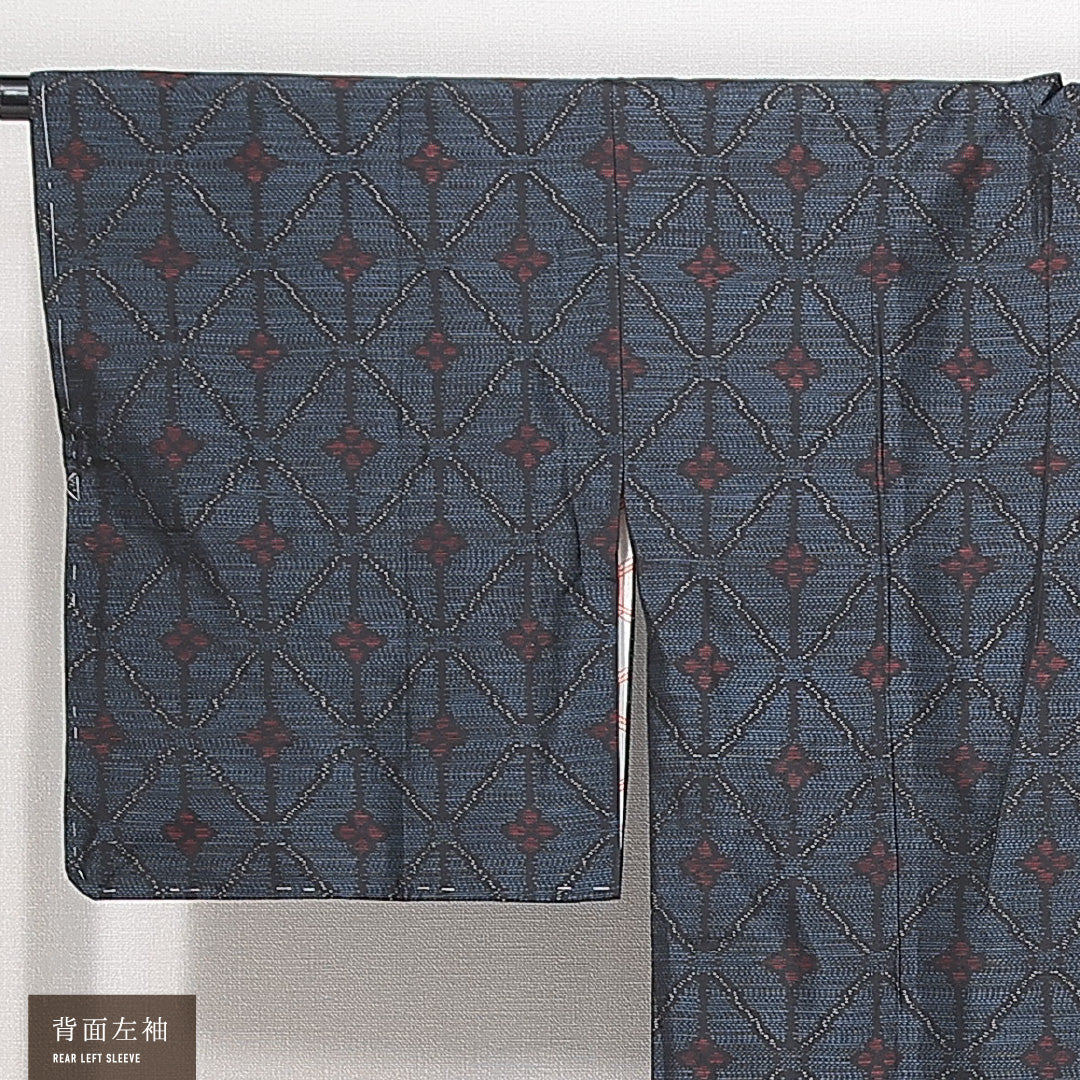 道行コート (村山大島紬) 袷 身丈88cm 裄丈65cm 正絹 Sランク セミフォーマル Mサイズ 緯総絣 ポケットあり 花菱 網目 紺系 RP 1237-14682