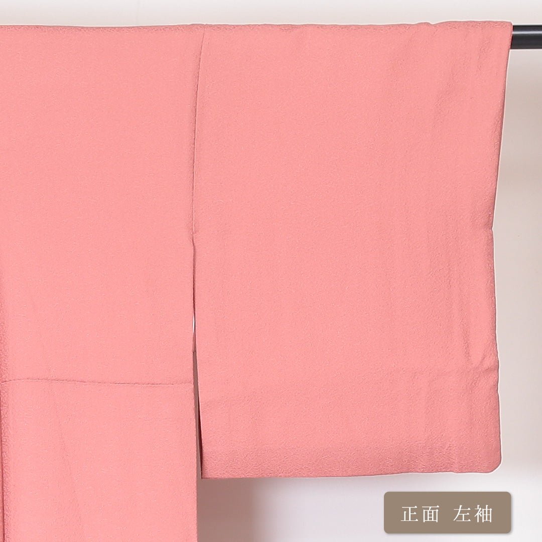 色無地 袷 身丈161cm 裄65cm 一つ紋 地紋なし 正絹 ちりめん ピンク系 Sランク 五三桐 縫い紋 通紋 一つ紋 1214-00390-2413