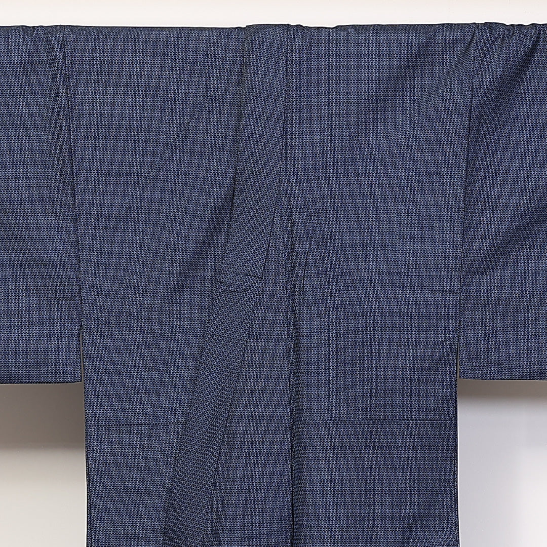 男着物 (大島紬) 袷 身丈143cm 裄丈67cm 正絹 Aランク インフォーマル 棒衿 Mサイズ 亀甲 紺系 RP 1224-06233