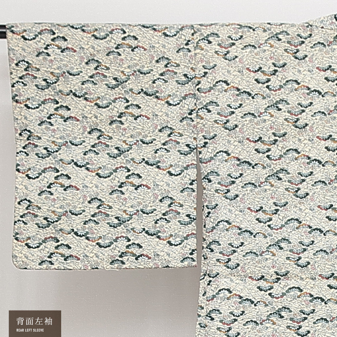 羽織 袷 身丈80cm 裄丈64cm 正絹 Sランク カジュアル Mサイズ 紐あり 松 クリーム系 RP 1232-14634