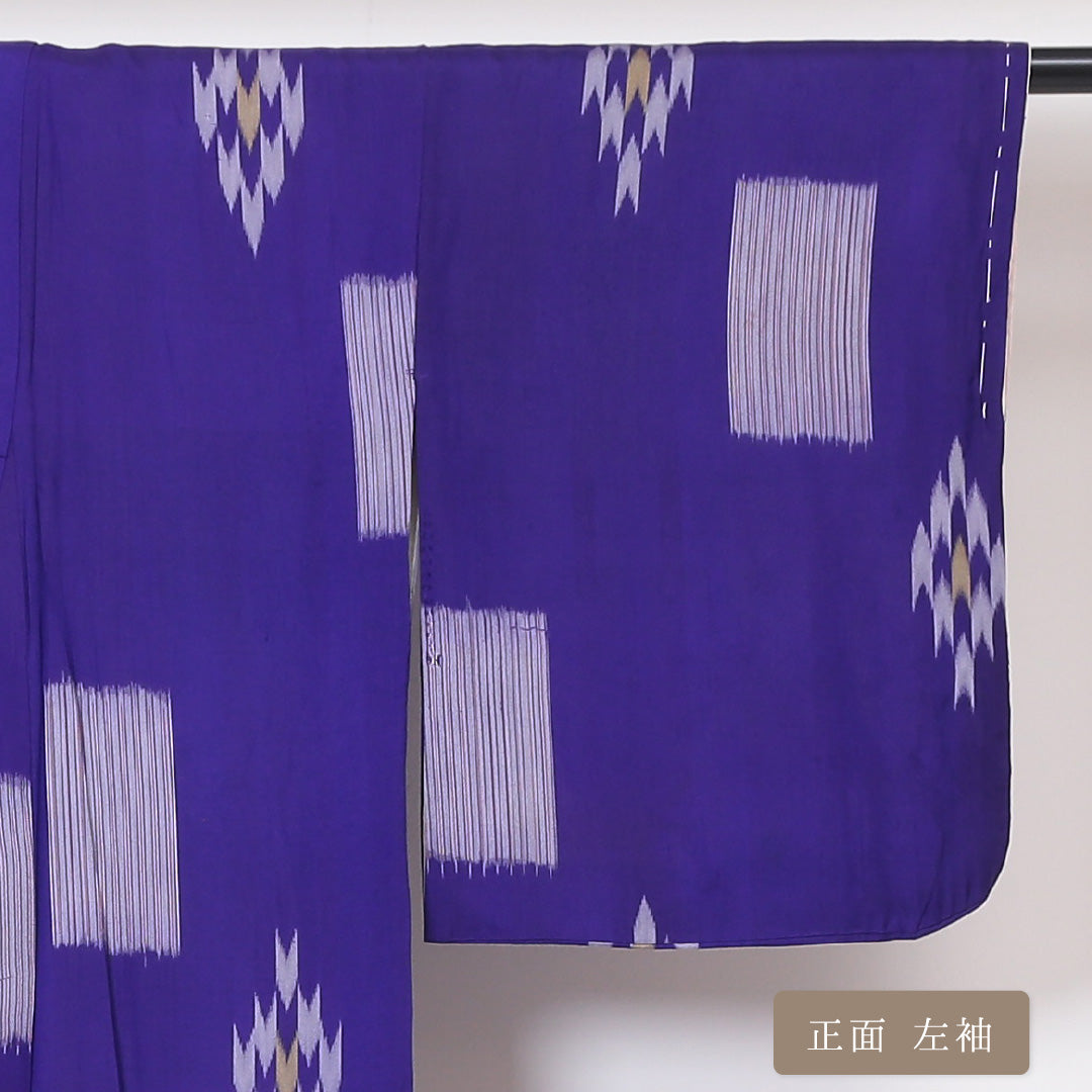 アンティーク 銘仙の着物 袷 身丈145cm 裄丈62cm 正絹 Cランク バチ衿 XSサイズ 幾何学柄 紫系 RP 1223-03202
