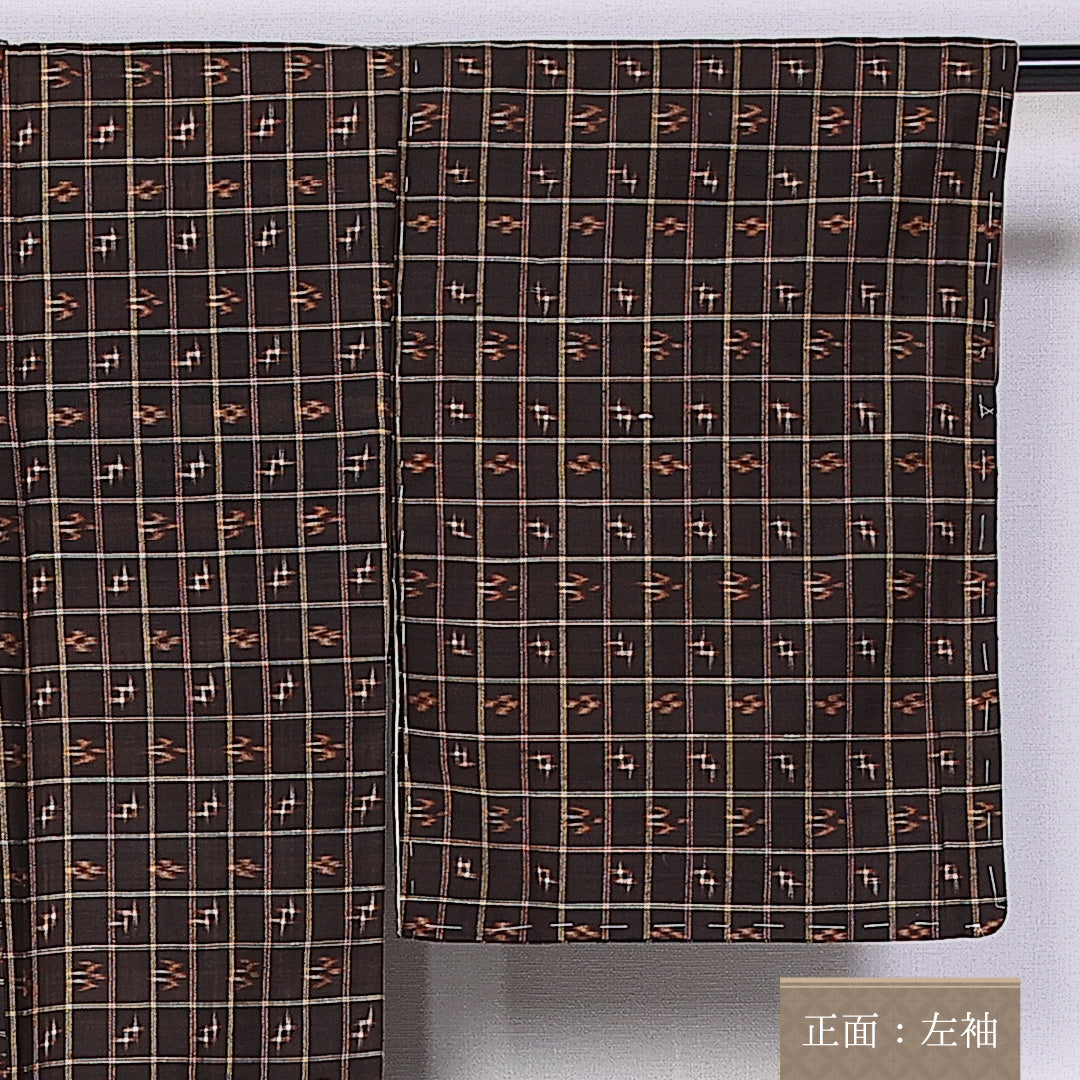 琉球絣の着物 袷 身丈148cm 裄丈62cm 正絹 Sランク カジュアル バチ衿 XSサイズ トゥイグァー 茶系 PO 1223-10844