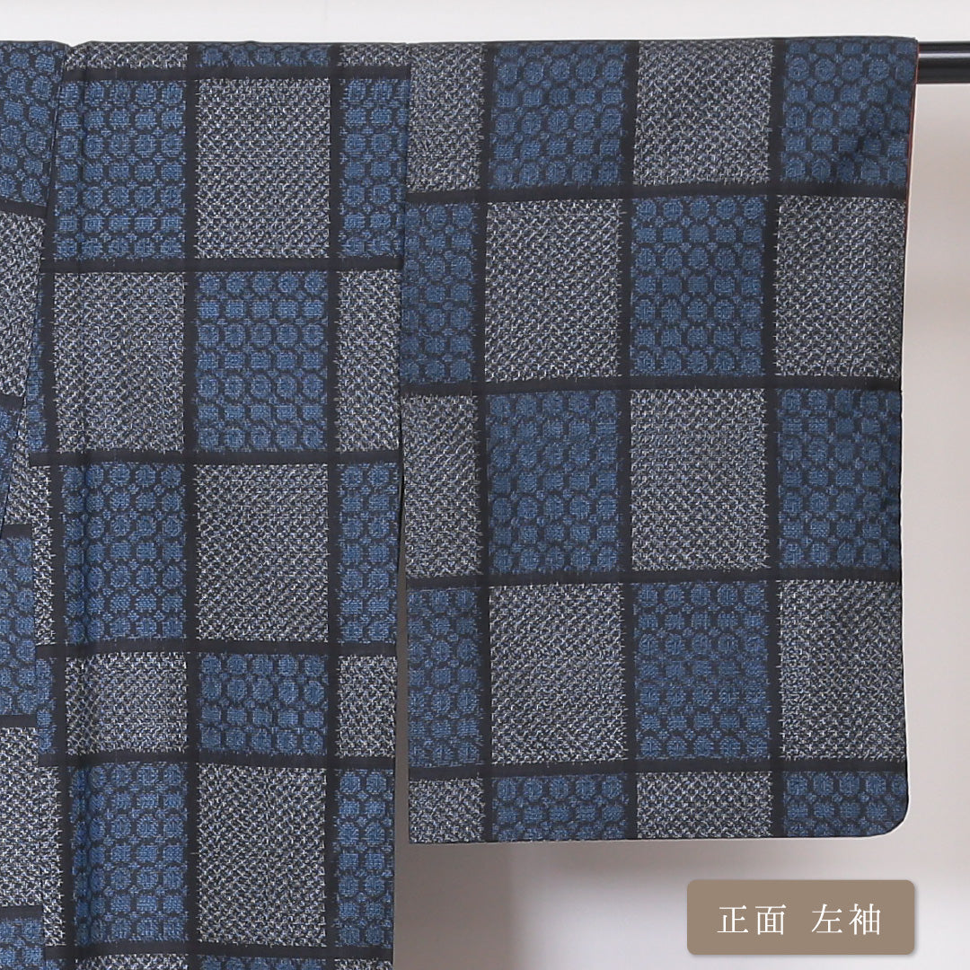 紬 袷 身丈154cm 裄丈60cm 正絹 Sランク Sサイズ バチ衿 カジュアル 市松 黒系 1216-03244