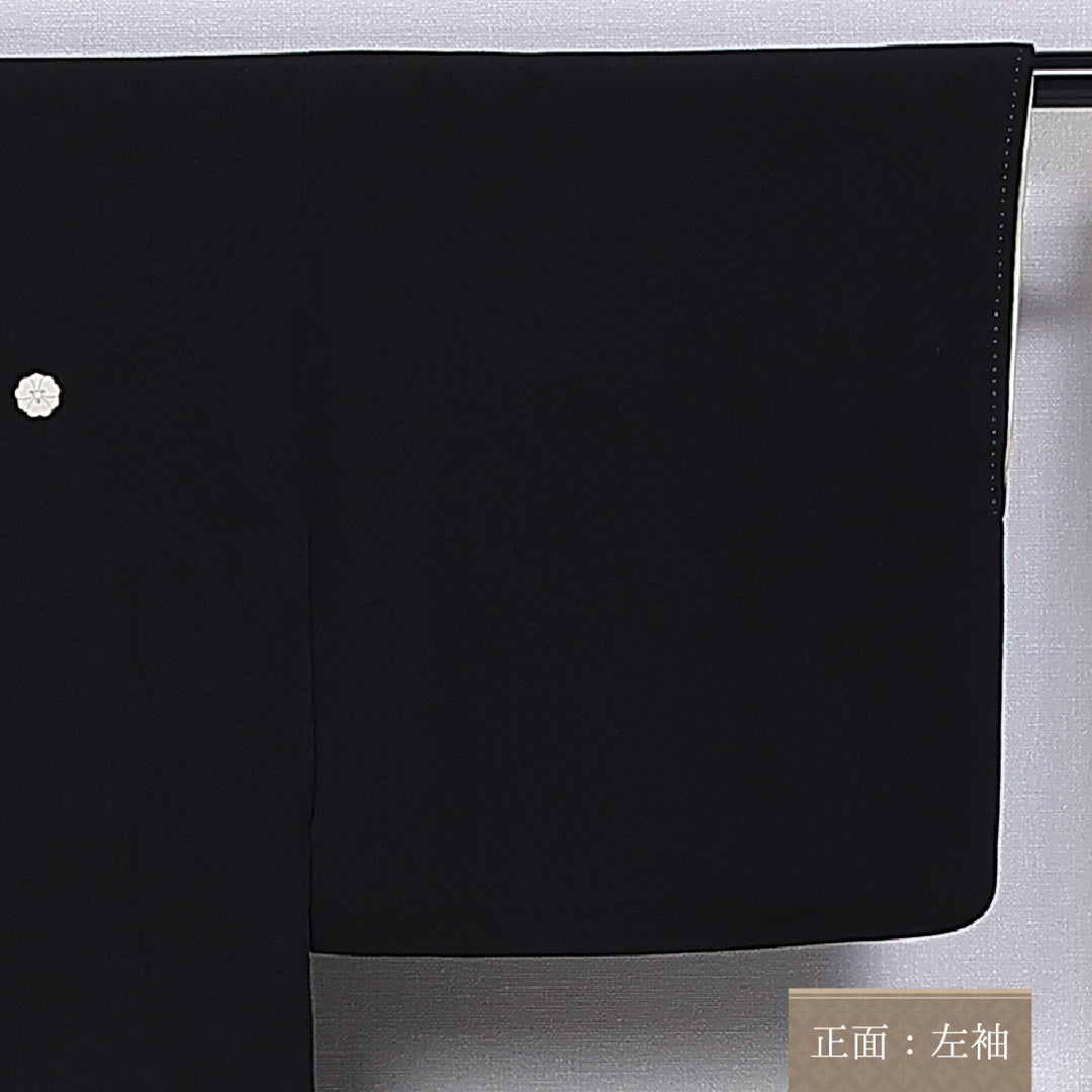 黒留袖 五つ紋 剣片喰 身丈150cm 裄丈61.5cm Aランク 正絹 袷 比翼 広衿 S 蘇州刺繍 鳳凰 エ霞 フォーマル 黒系 1211-F0303