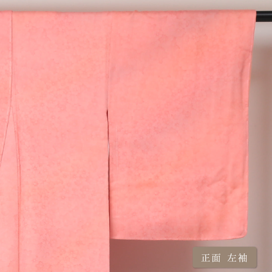 色無地 袷 身丈161cm 裄丈65cm 正絹 Sランク Lサイズ 広衿 一つ紋(蔦) セミフォーマル 紋意匠 花柄 ぼかし染 しつけ糸 ピンク系 1214-05131