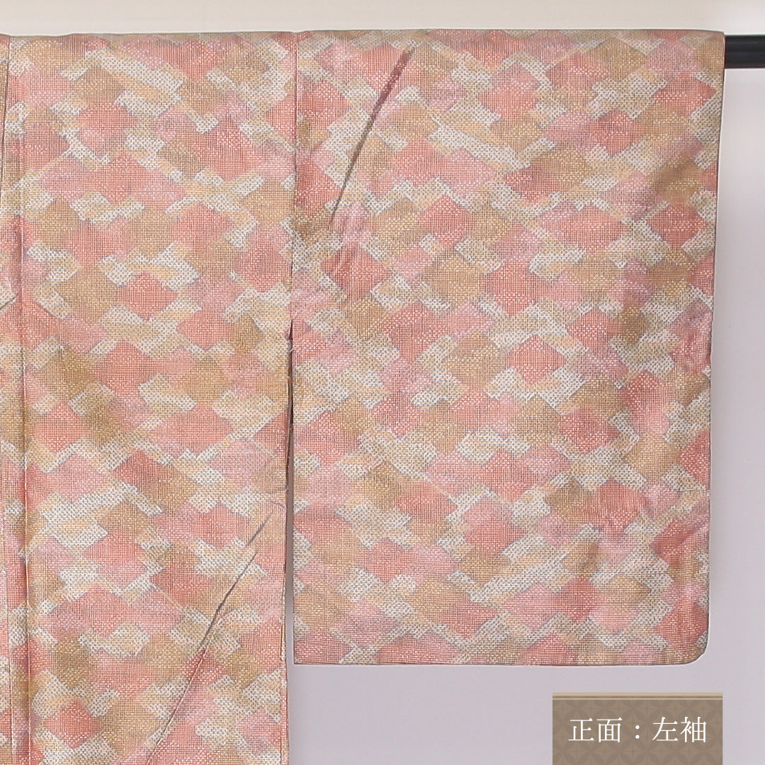 大島紬 袷 身丈150cm 裄丈63cm 正絹 Cランク インフォーマル 広衿 Sサイズ 松皮菱 ピンク系 LP 1223-03629