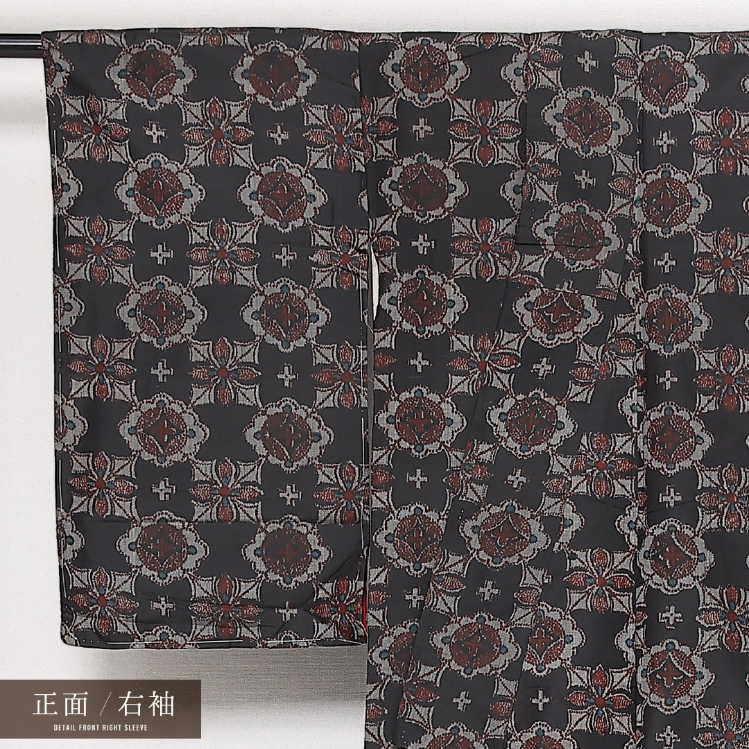 アンティーク 銘仙の着物 袷 身丈148cm 裄丈62cm 正絹 Aランク 広衿 XSサイズ 花菱 黒系 RP 1223-13627