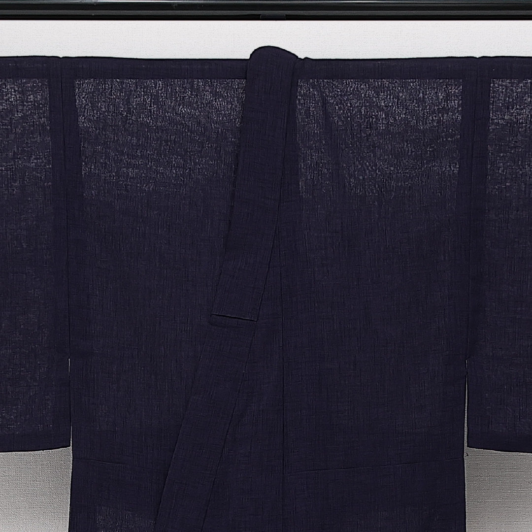男着物 夏物 洗える着物 身丈138cm 裄丈62cm Sランク ポリエステル 棒衿 Sサイズ 一つ紋(松皮菱に三階松) セミフォーマル 無地 上品 淡い 紫系 1219-14294