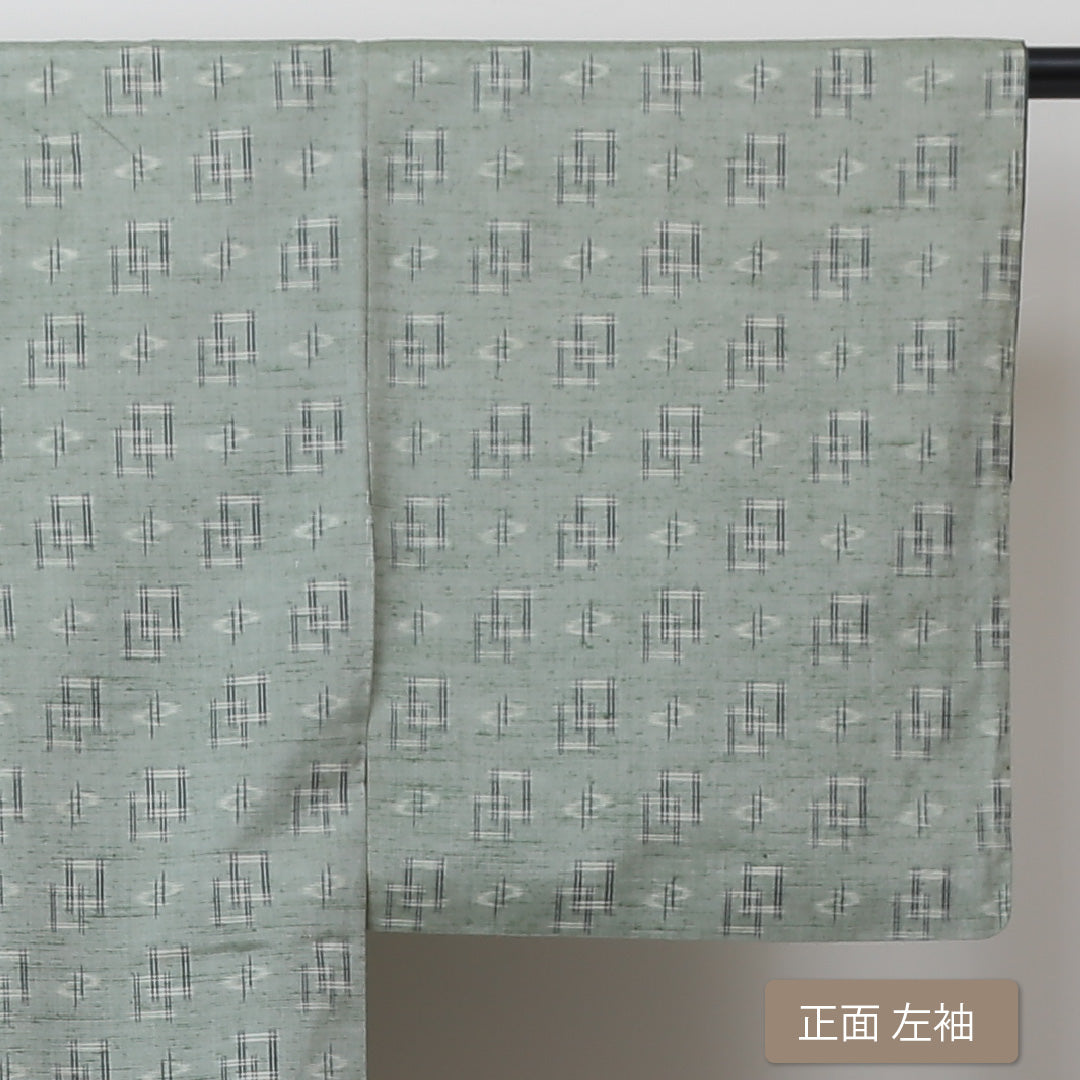 琉球絣の着物 袷 身丈151cm 裄丈62cm 正絹 Aランク カジュアル バチ衿 Sサイズ カキジュー カシ・マーシー 緑系 M4 1223-02913