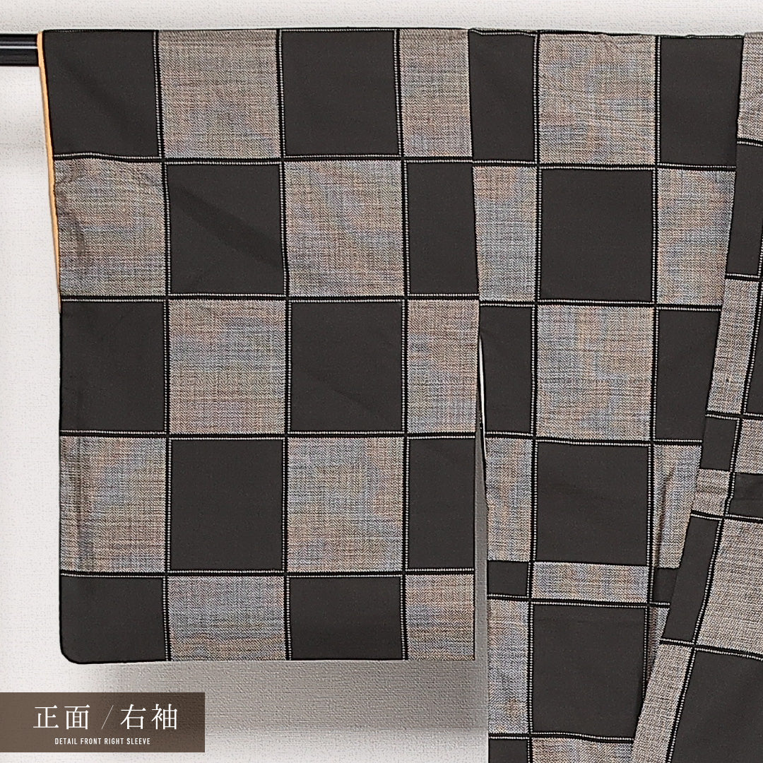 大島紬 袷 身丈154cm 裄丈64cm 正絹 Cランク インフォーマル 広衿 Sサイズ 市松 黒系 HP 1223-13655