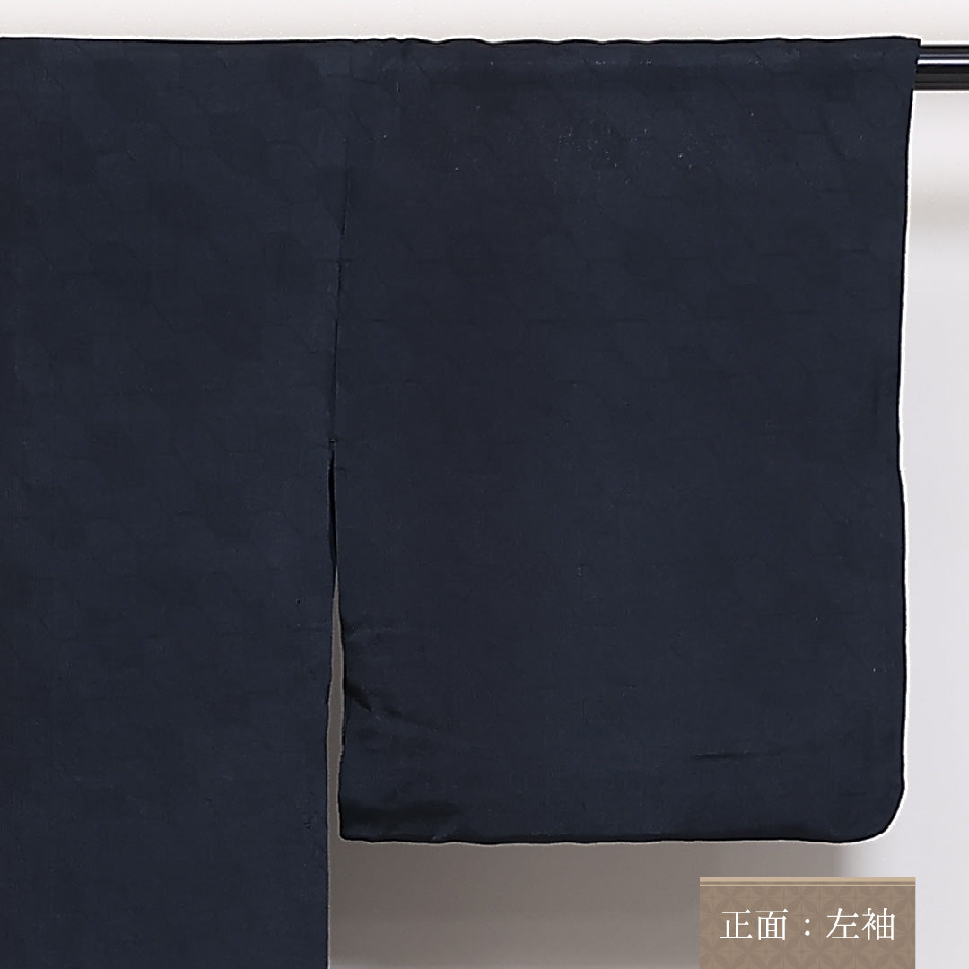 アンティーク 夏物 色無地 夏物 身丈143cm 裄丈62cm 正絹 Aランク 紋意匠 (亀甲) バチ衿 XSサイズ 肩当て 紺系 PO 1219-05313