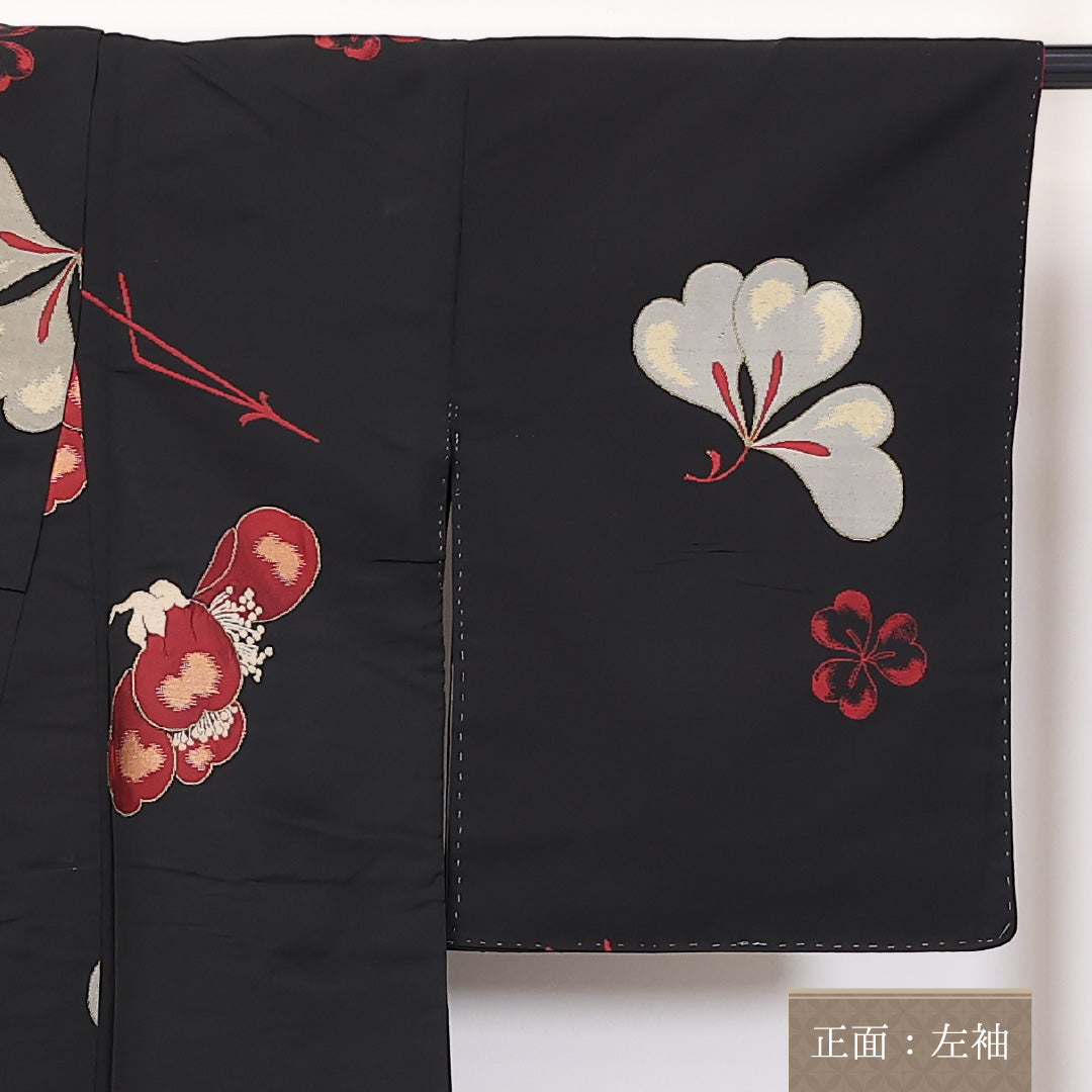 アンティーク お召 (切嵌め) 袷 身丈150cm 裄丈62cm 正絹 Cランク バチ衿 Sサイズ 椿 切嵌め 黒系 RP 1222-03735