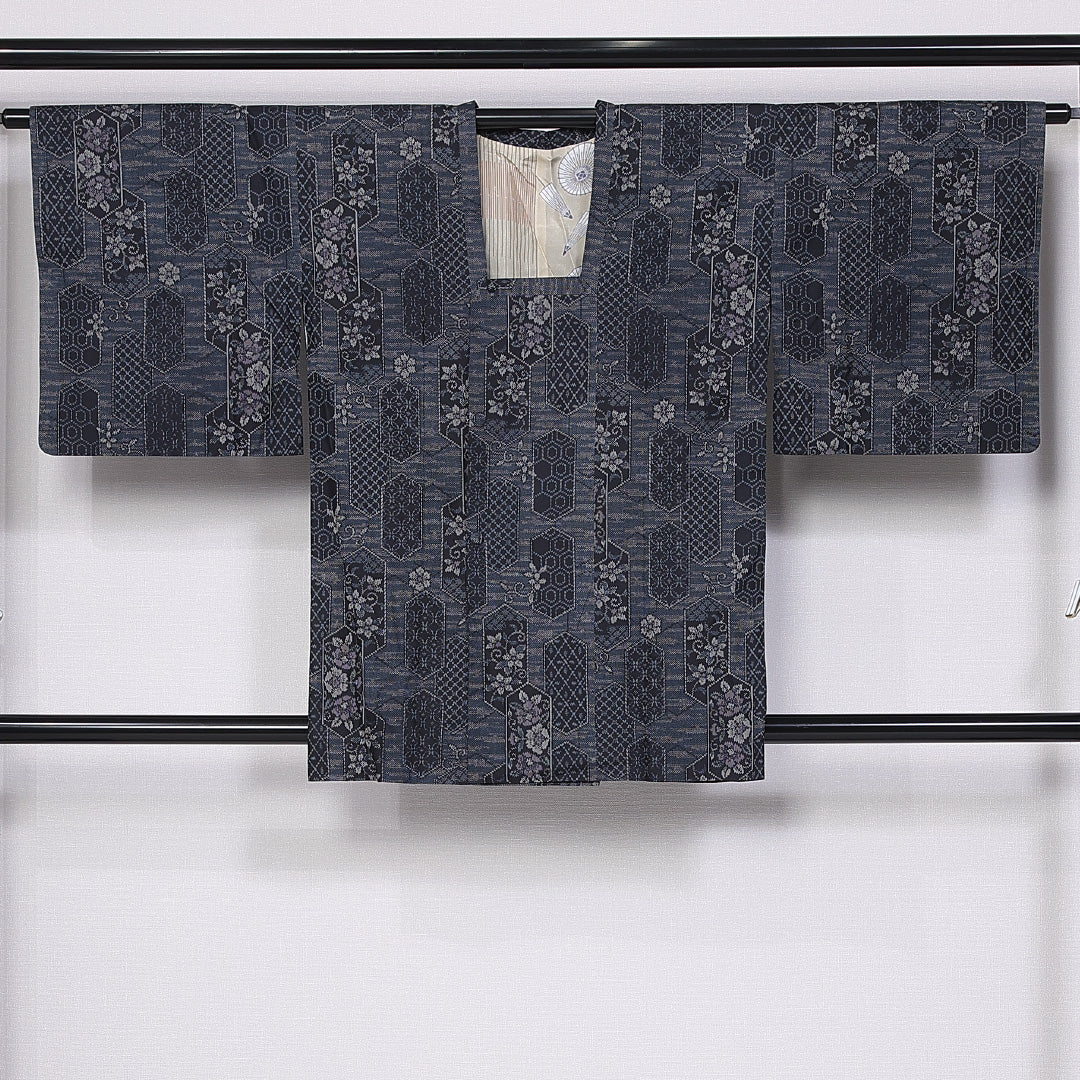 道行コート 身丈86cm 裄丈63.5cm S 正絹 Sランク 袷 紬 ポケットあり 亀甲 1263-10738
