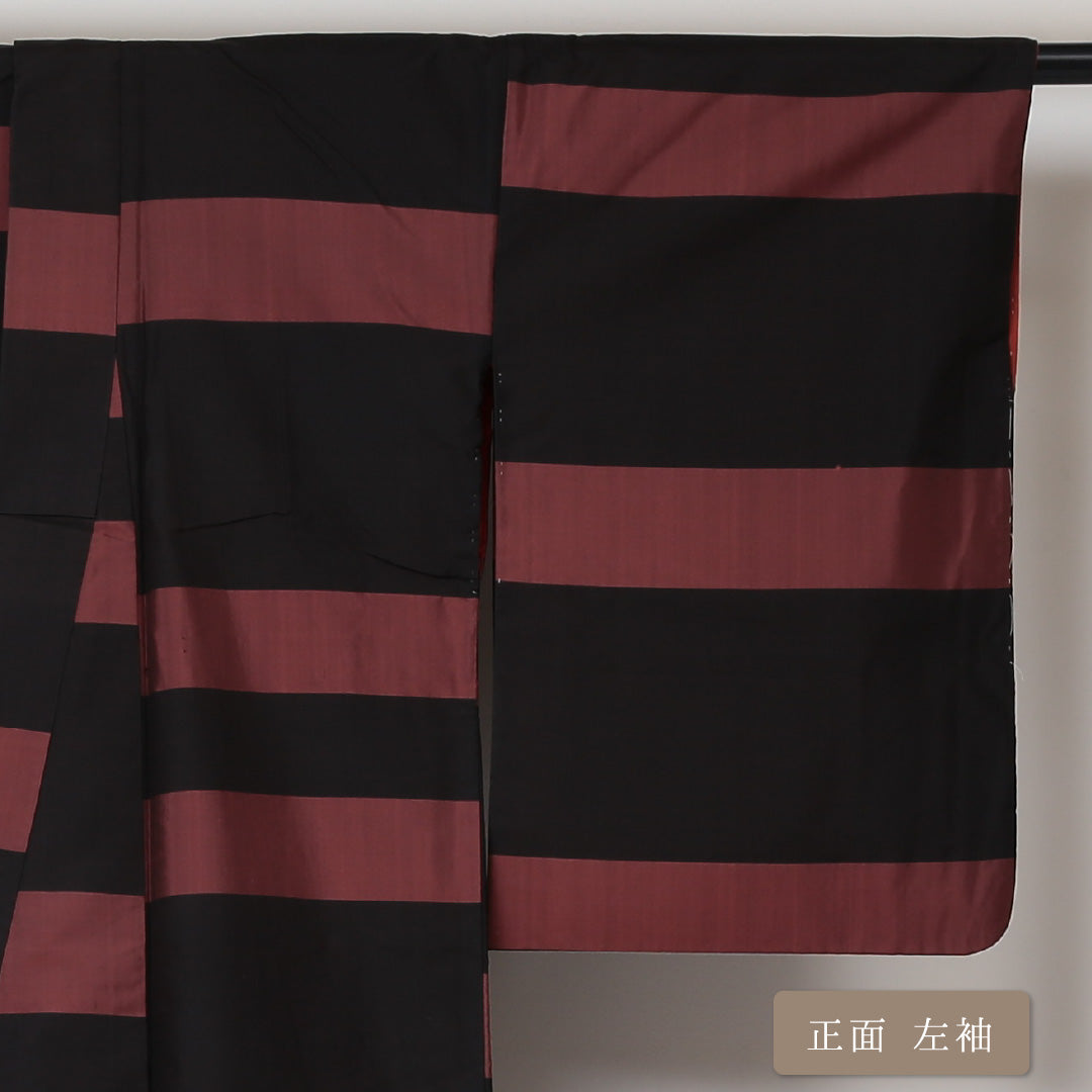 大島紬 袷 身丈158cm 裄丈64cm 正絹 Aランク インフォーマル バチ衿 Mサイズ 緯総絣 創作柄 黒系 PO 1223-03077