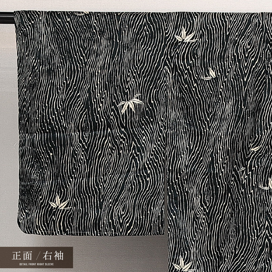 未使用品 小紋 袷 身丈159cm 裄丈60cm 正絹 Sランク 紋意匠 (梅) インフォーマル バチ衿 Mサイズ しつけ糸 笹 木目柄 黒系 RP 1221-14012