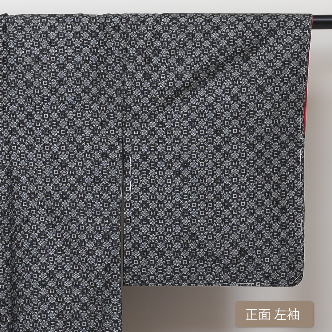 大島紬 袷 身丈161cm 裄丈66cm 正絹 Sランク インフォーマル 広衿 Lサイズ 経緯絣 しつけ糸 幾何学柄 グレー系 RP 1223-02942