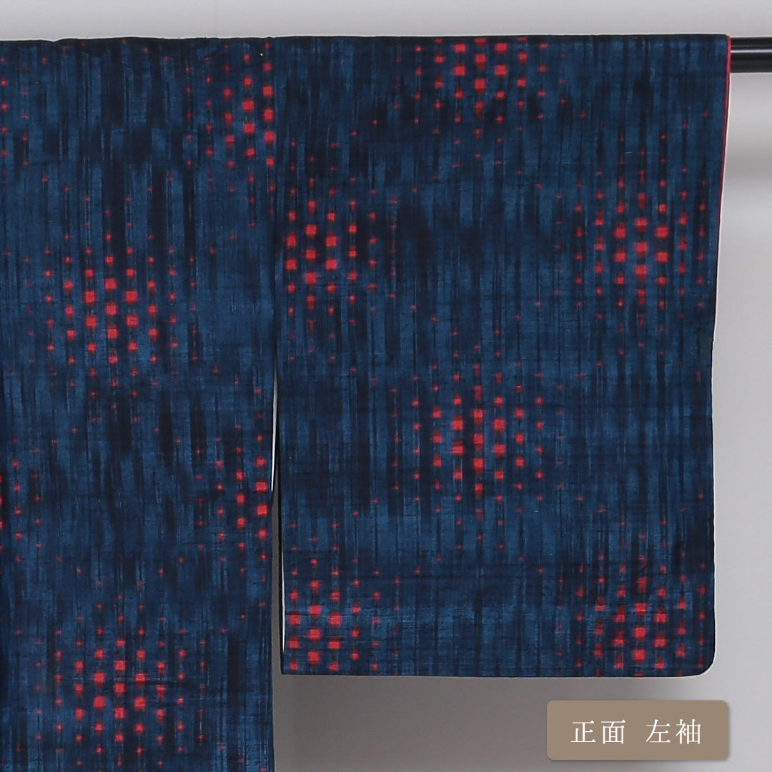 真綿紬 袷 身丈157cm 裄丈62cm 正絹 Aランク カジュアル 広衿 Mサイズ 幾何学柄 紺系 PO 1223-03159