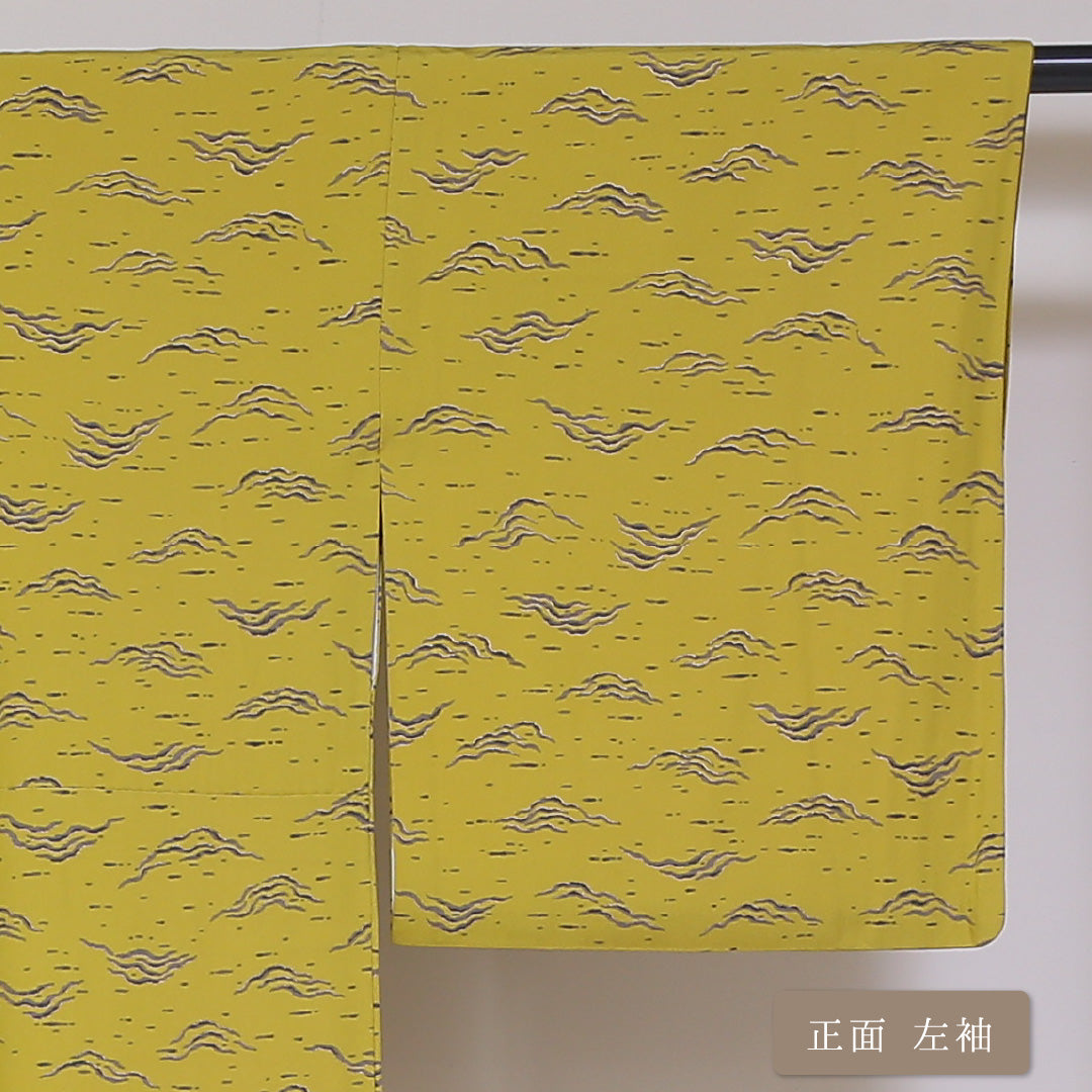 小紋 袷 身丈161cm 裄65cm 黄系 山 モダン 正絹 Aランク 1215-01803-3423