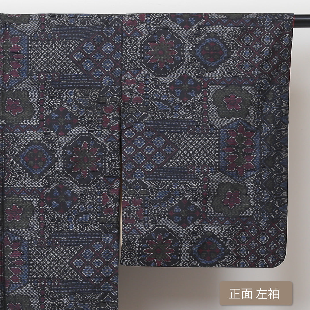 大島紬 袷 身丈158cm 裄丈65cm 正絹 Aランク インフォーマル 広衿 Mサイズ 緯総絣 古典柄 グレー系 RP 1223-02939