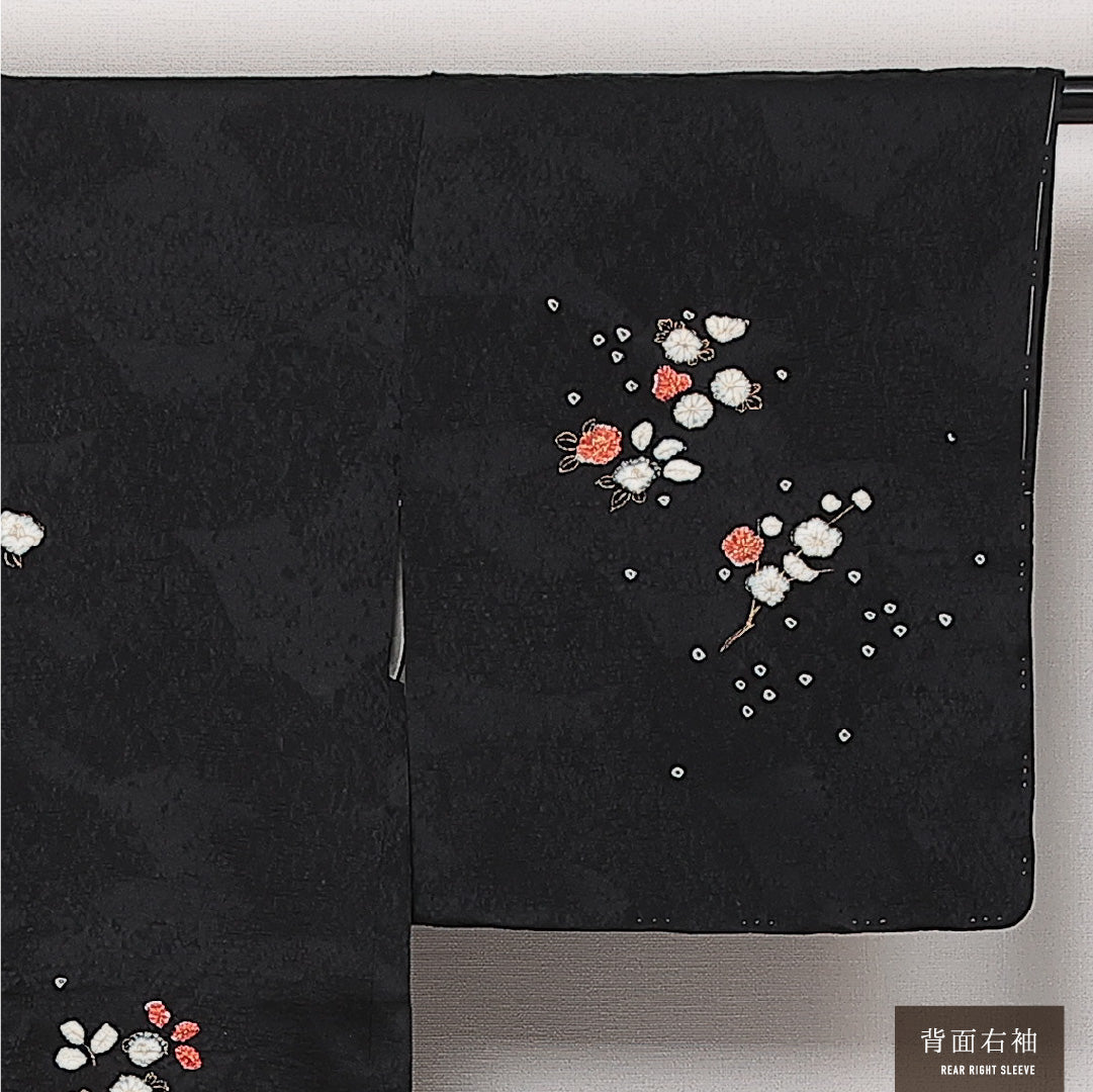 未使用品 絵羽羽織 袷 身丈77cm 裄丈62cm 正絹 Nランク インフォーマル Sサイズ 金彩 しつけ糸 花柄 黒系 RP 1234-13783