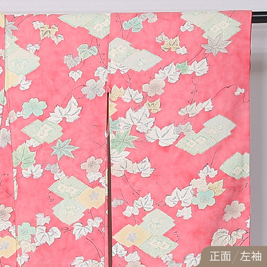 小振袖 身丈150cm 裄丈60.5cm Aランク 正絹 袷 バチ衿 S 桜 セミフォーマル 古典的 可愛らしい ピンク系 1213-F0468