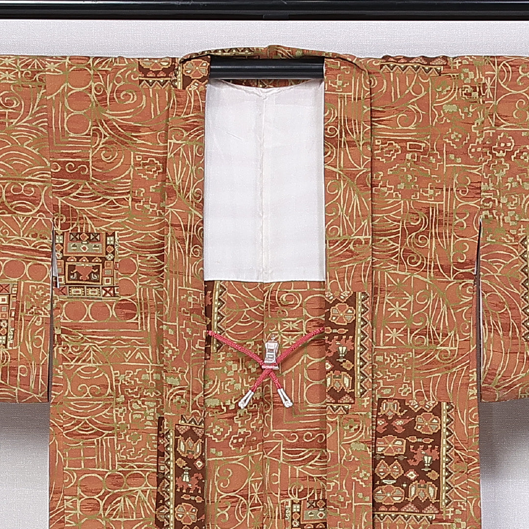 羽織 袷 身丈77cm 裄丈62cm 正絹 Sランク カジュアル Sサイズ 紐あり 幾何学柄 朱系 RP 1232-10300