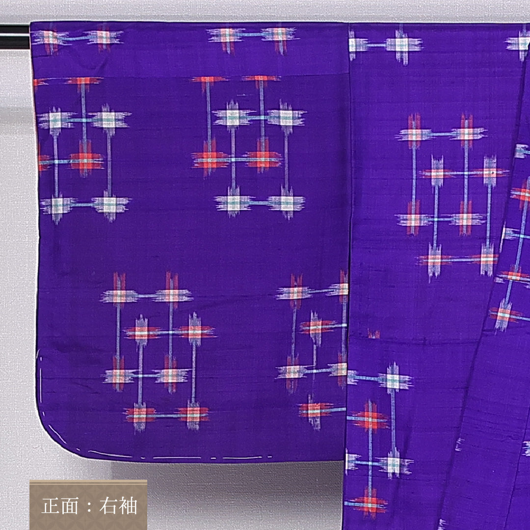 アンティーク 銘仙の着物 袷 身丈145cm 裄丈62cm 正絹 Aランク バチ衿 XSサイズ 幾何学柄 紫系 RP 1223-10887