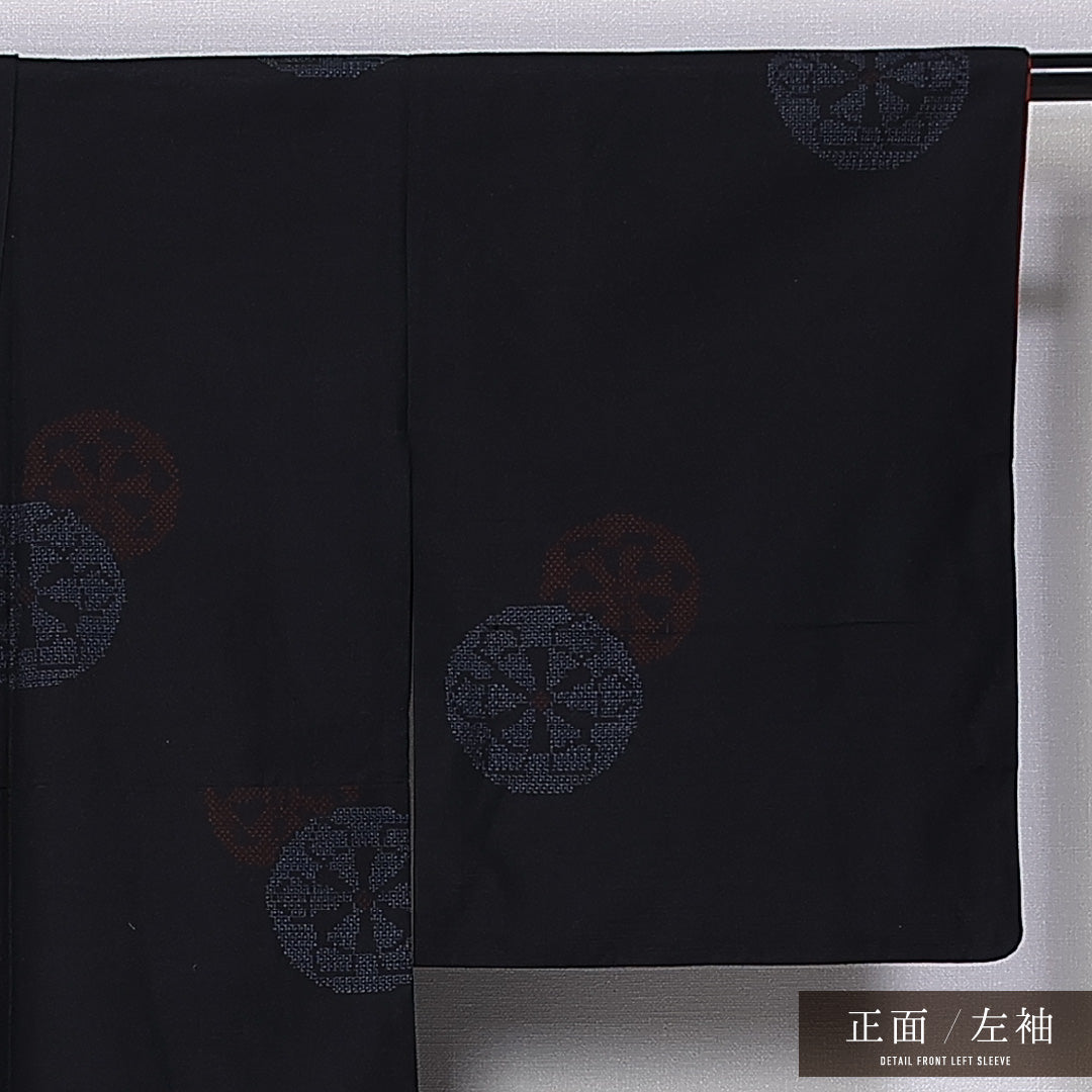 真綿紬 袷 身丈154cm 裄丈62cm 正絹 Aランク カジュアル 広衿 Sサイズ 源氏車 黒系 RP 1223-11306