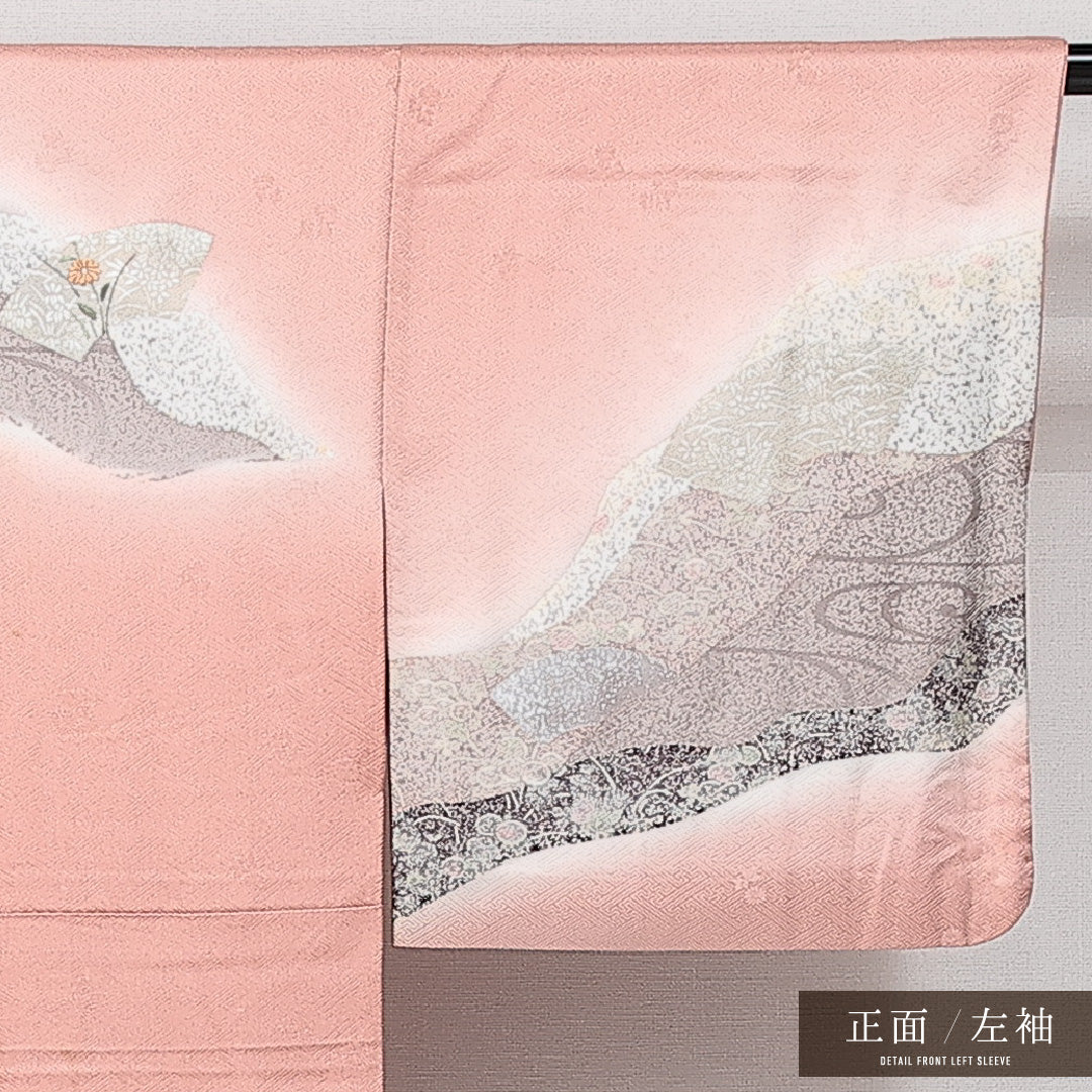 訪問着 袷 身丈153cm 裄丈62cm Cランク 正絹 広衿 Sサイズ セミフォーマル 地紋あり 紋意匠(紗綾型) 刺繍 観世水 菊 古典的 控え目 ピンク系 1212-14412