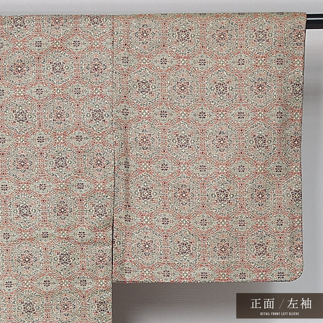 紬 身丈149cm 裄丈61.5cm Aランク XS 正絹 胴抜き バチ衿 オリエンタル 花菱亀甲 カジュアル ベージュ系 1216-12002